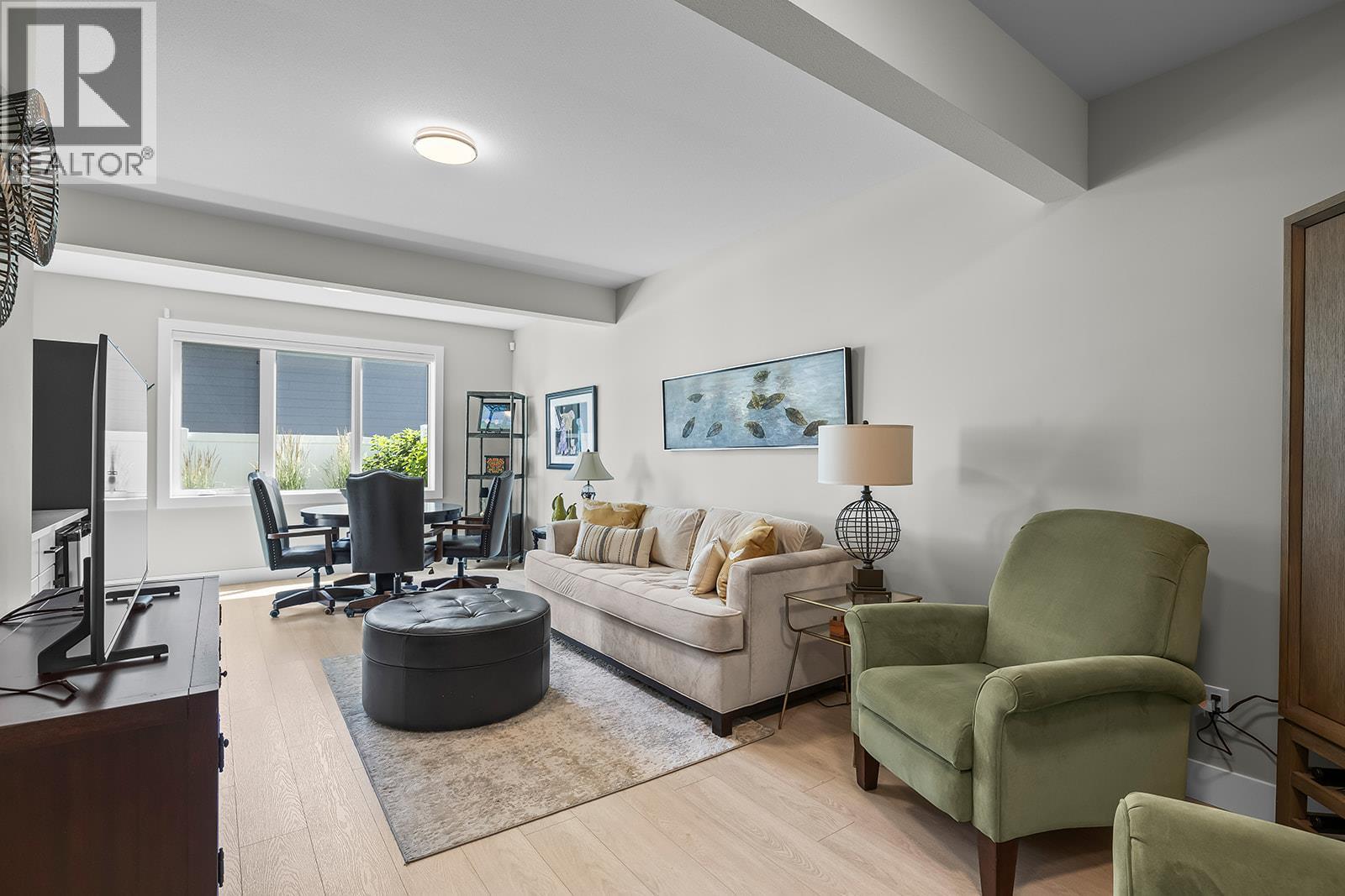 3352 Hawks Crescent