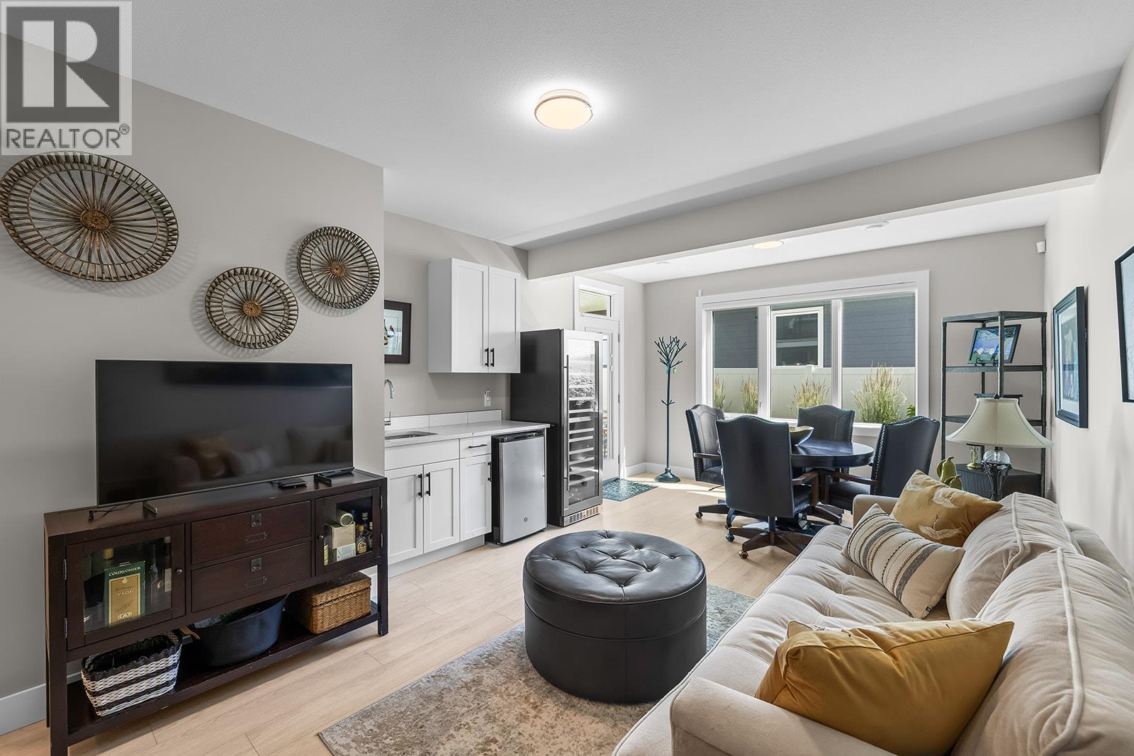 3352 Hawks Crescent