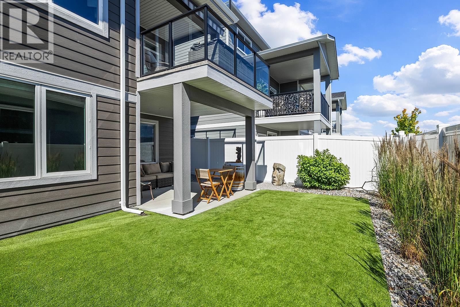 3352 Hawks Crescent
