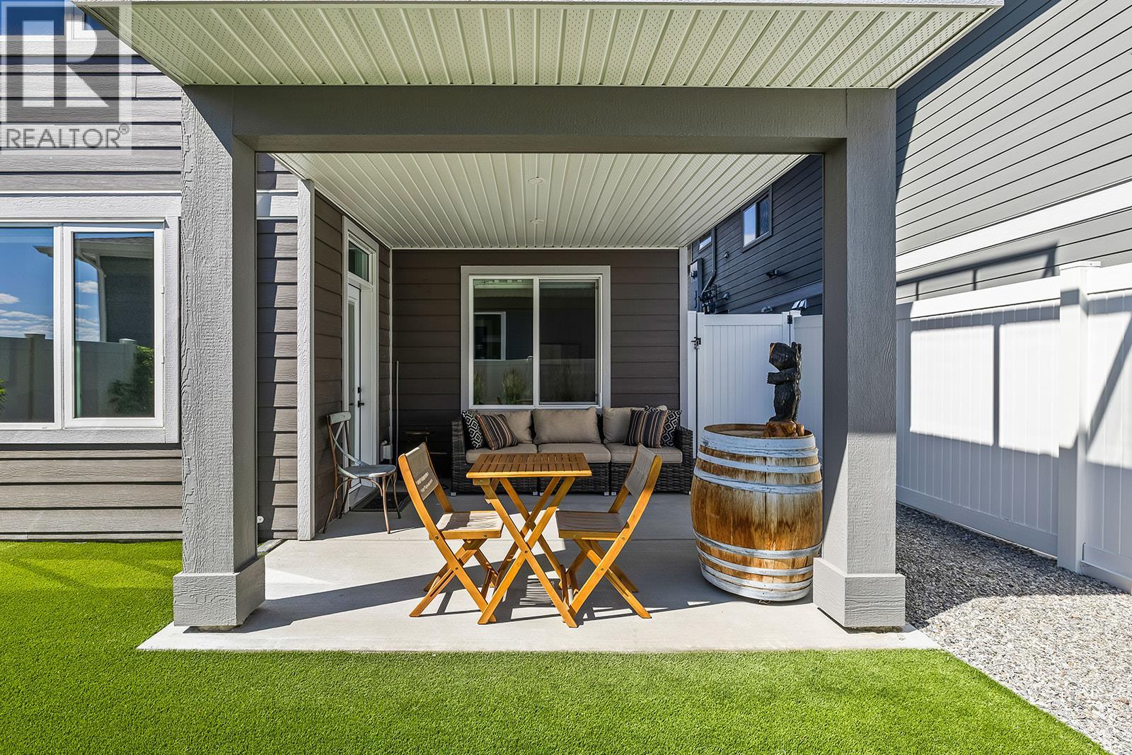 3352 Hawks Crescent