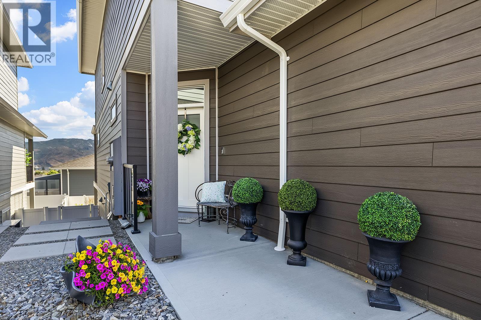 3352 Hawks Crescent