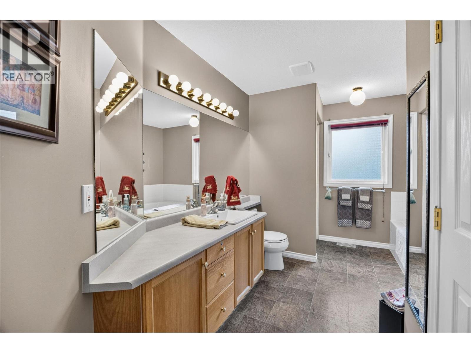 4015 Logie Court