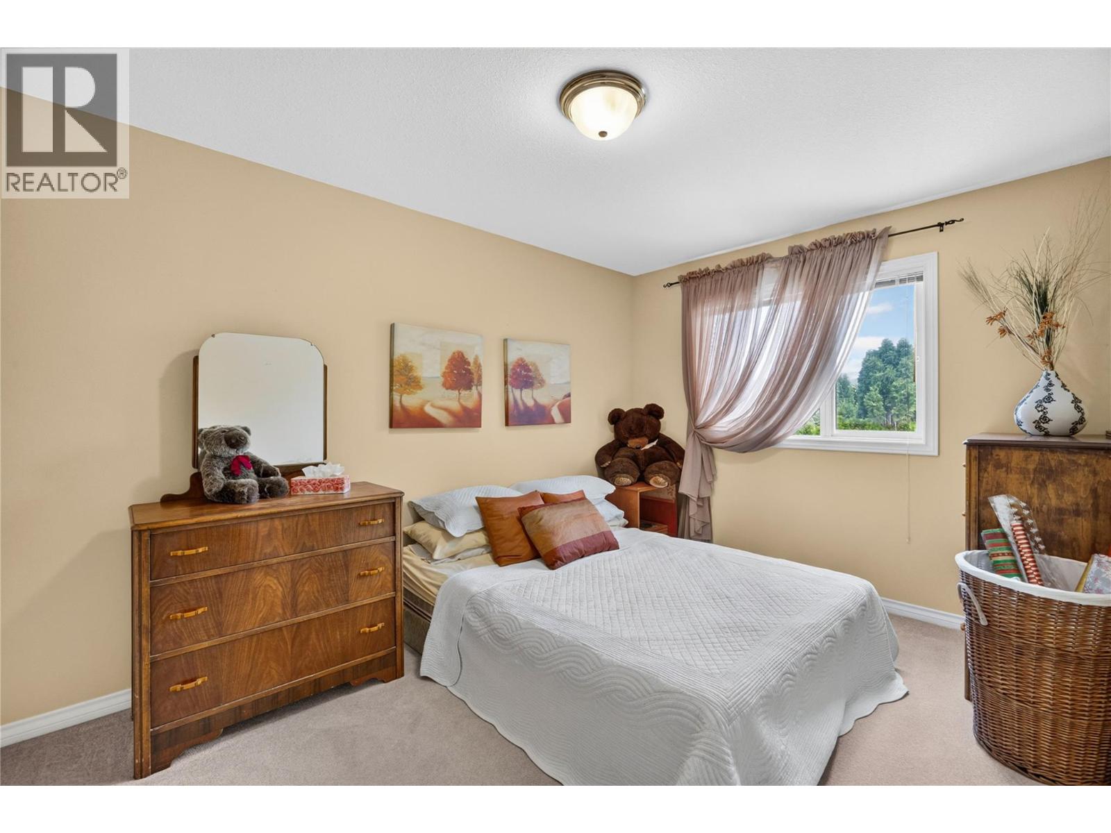 4015 Logie Court