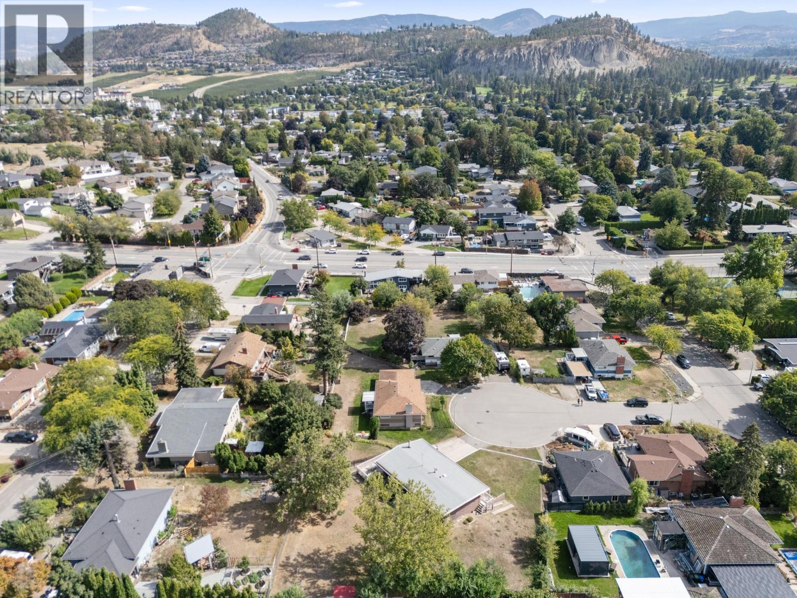1440 Glenaire Crescent
