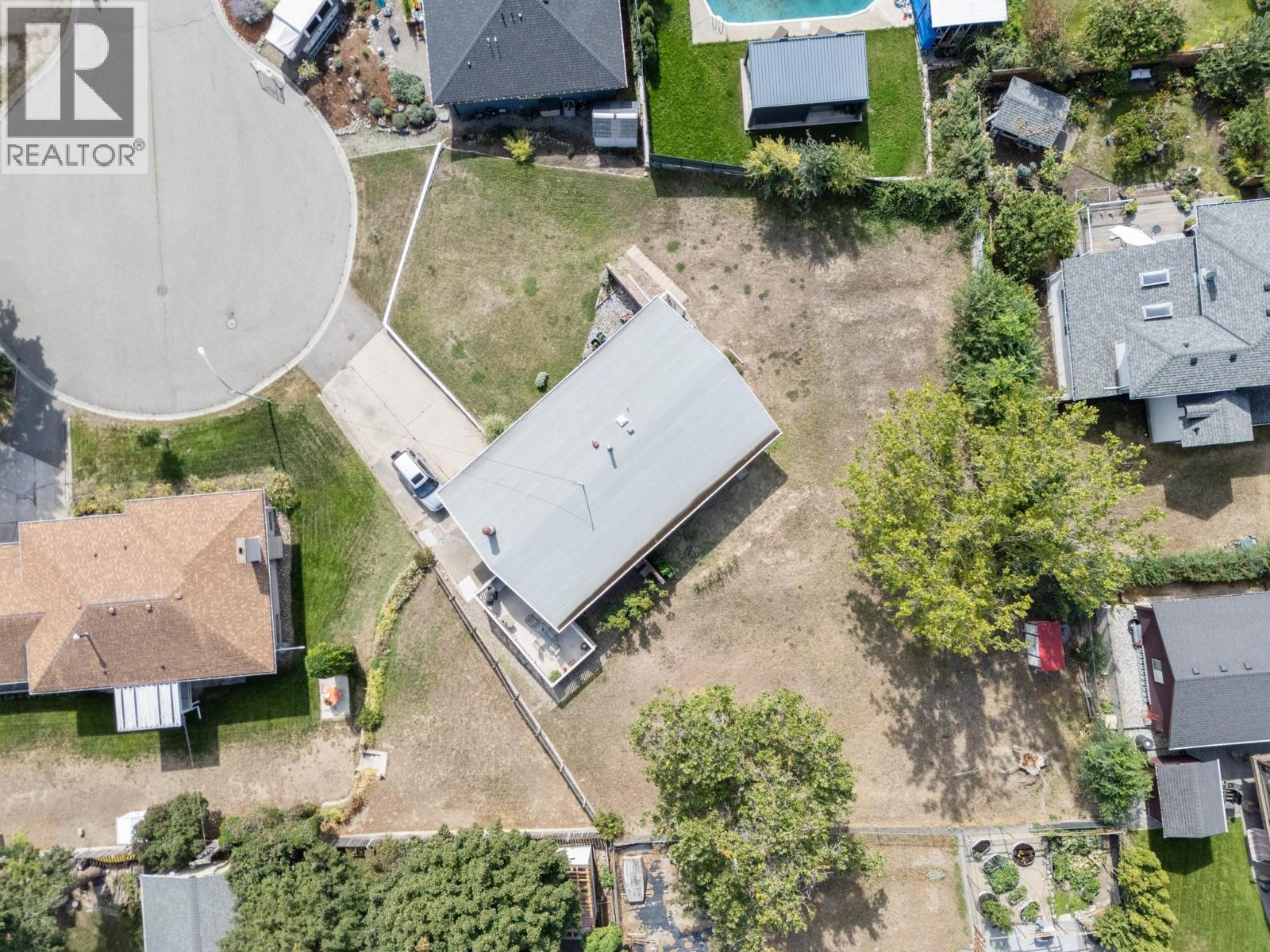 1440 Glenaire Crescent
