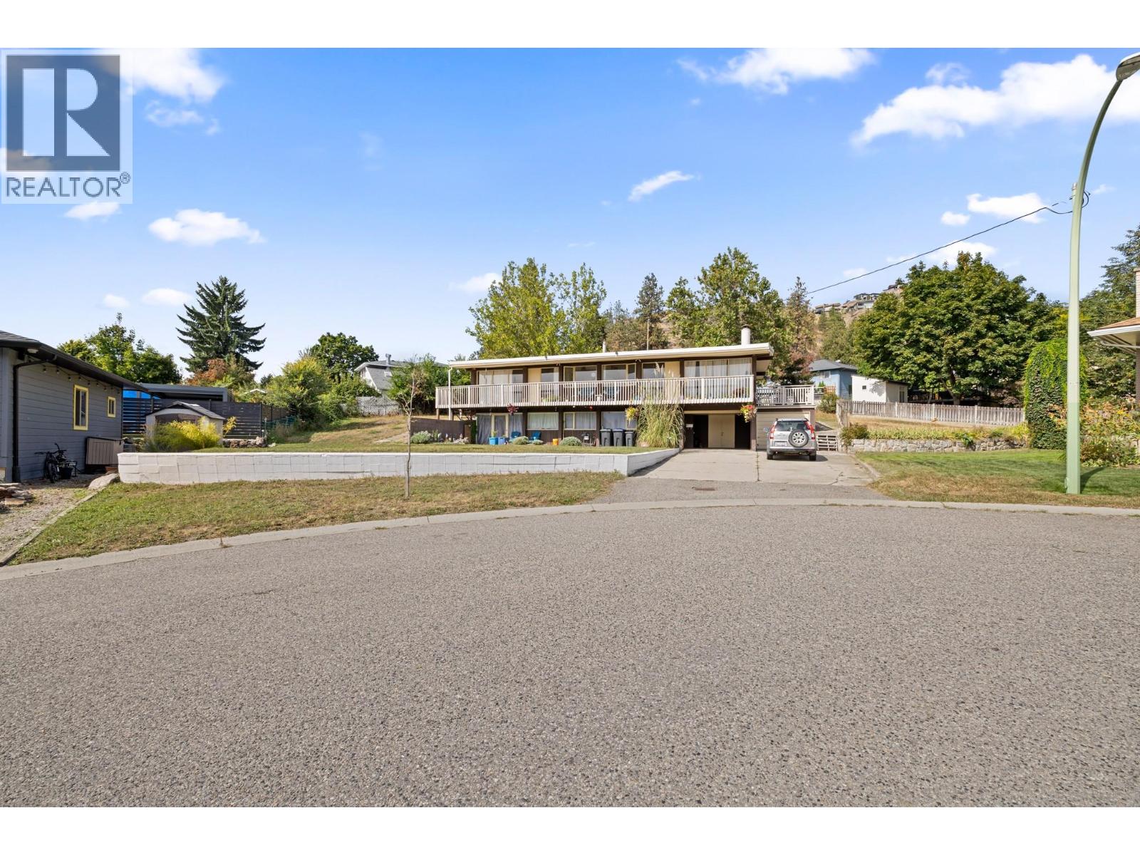 1440 Glenaire Crescent
