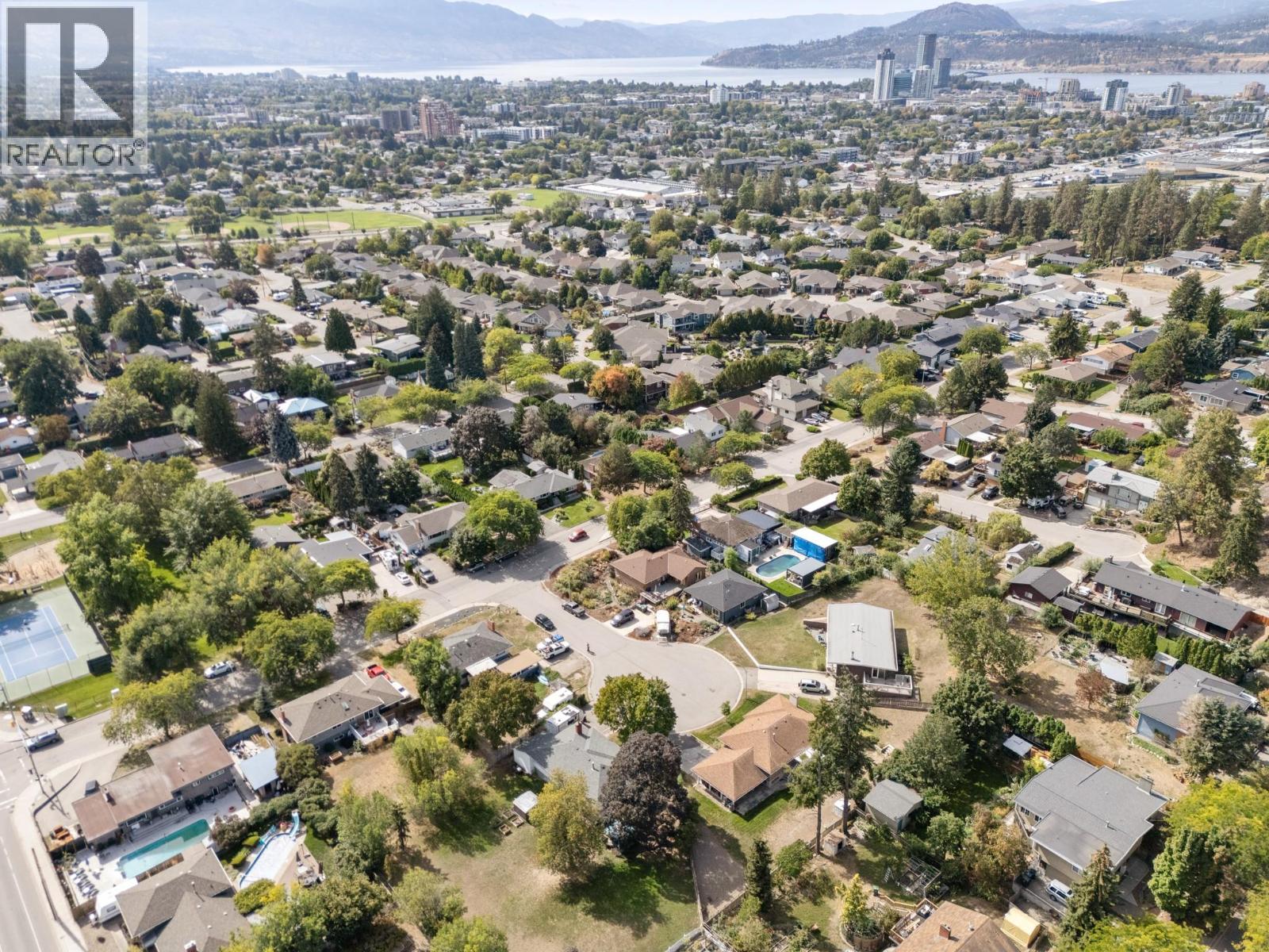 1446 Glenaire Crescent