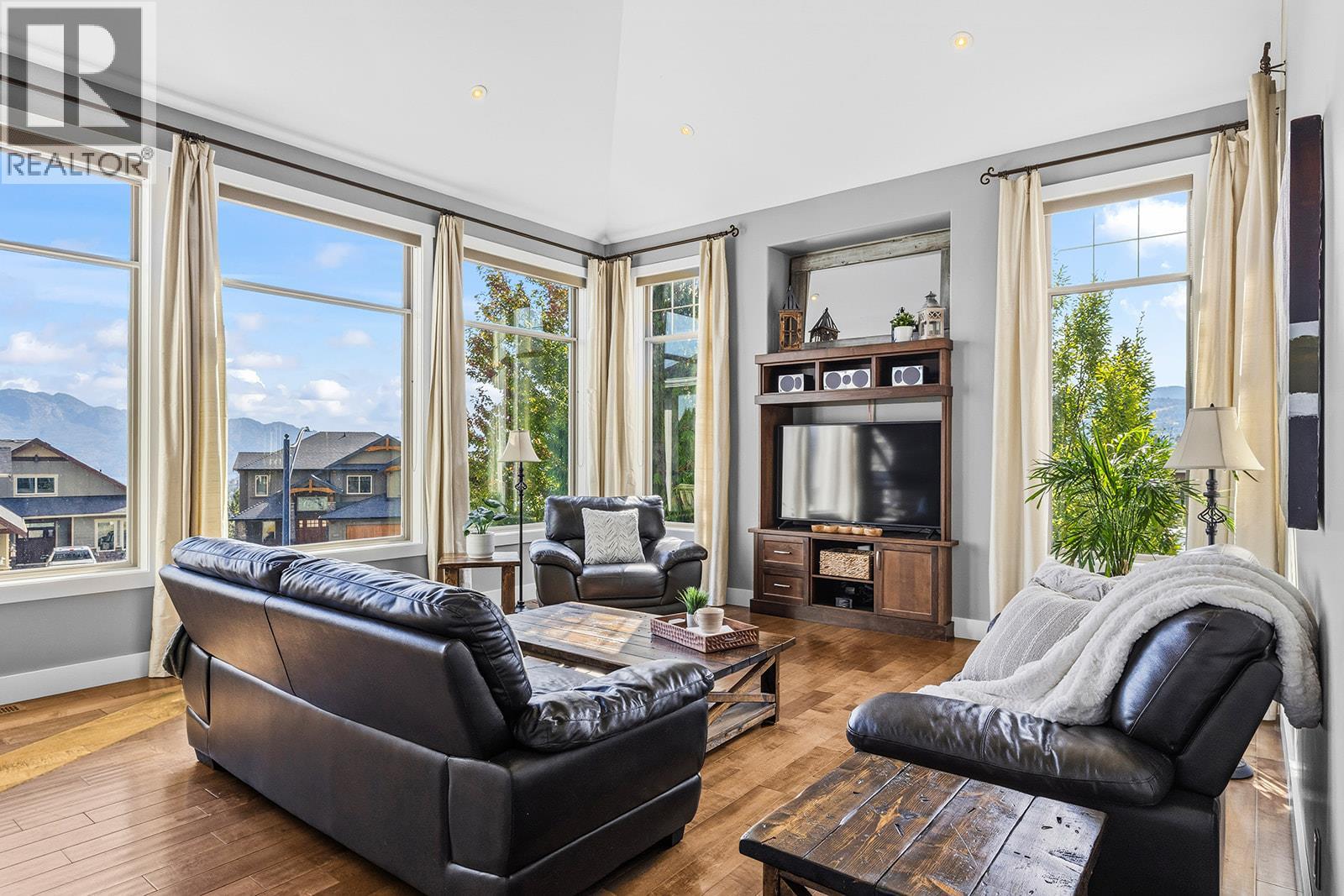 3162 Saddleback Place