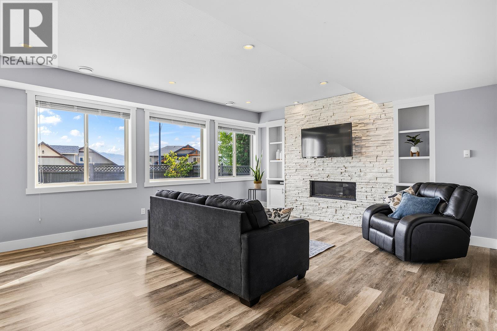 3162 Saddleback Place