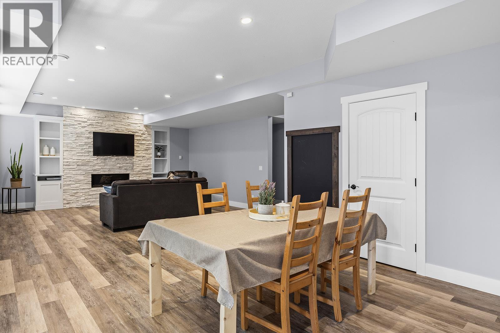 3162 Saddleback Place