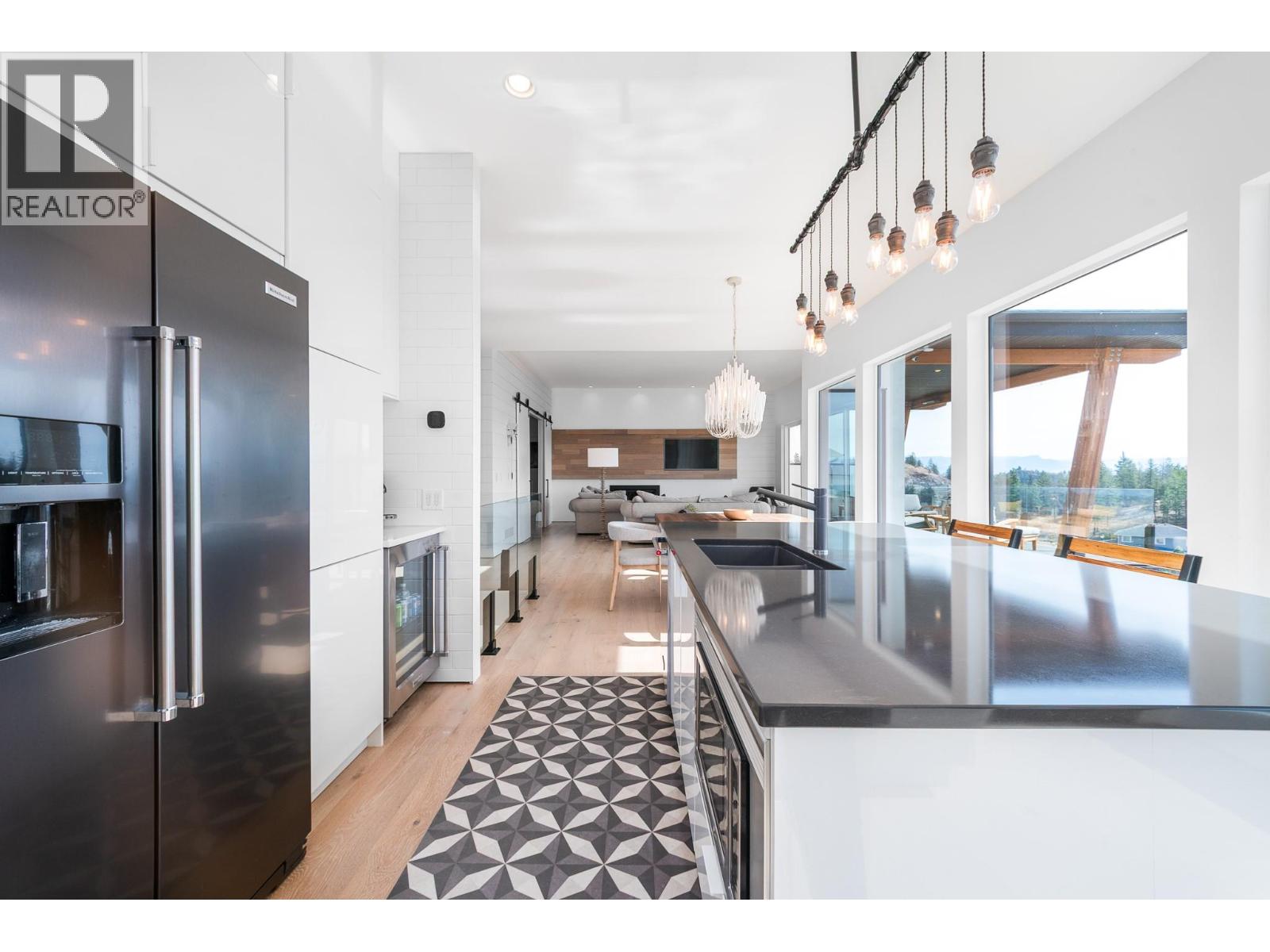 2559 Crown Crest Drive