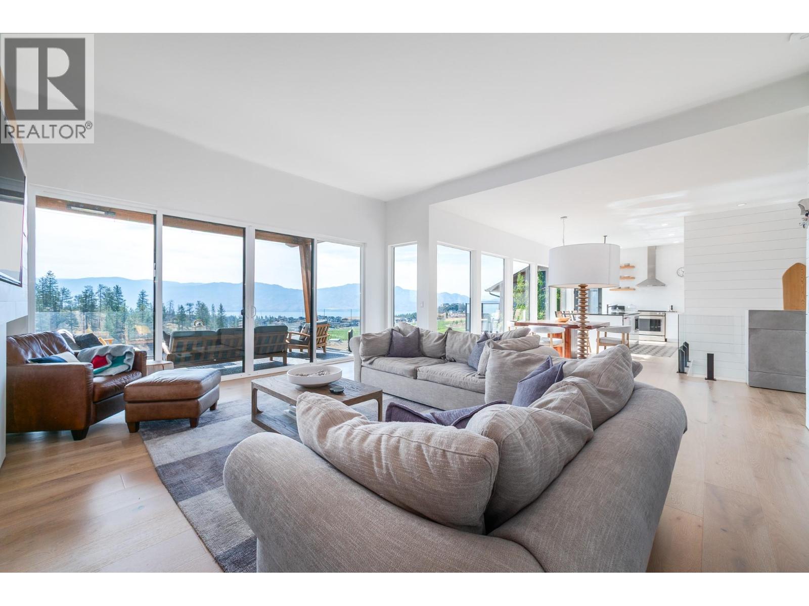 2559 Crown Crest Drive