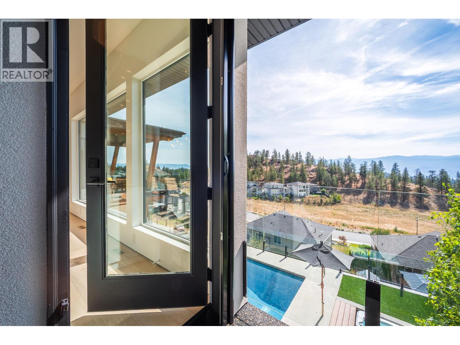 2559 Crown Crest Drive
