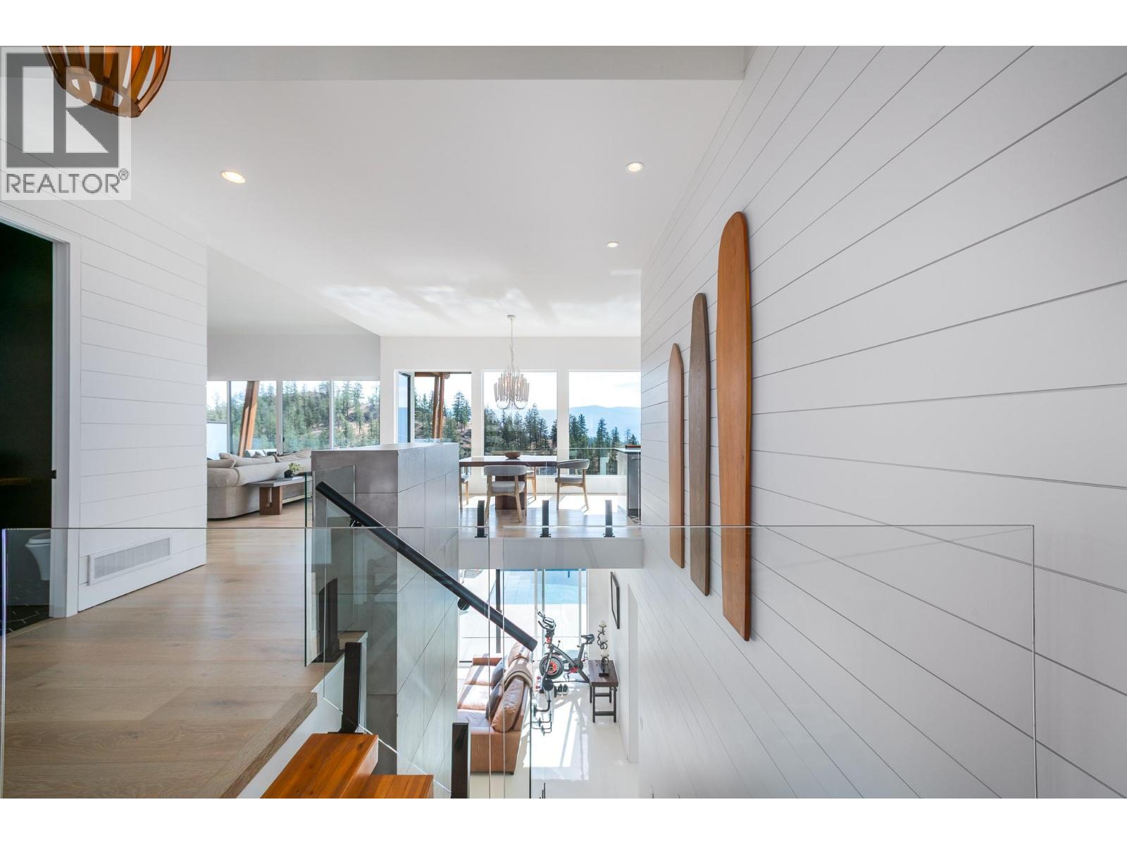2559 Crown Crest Drive