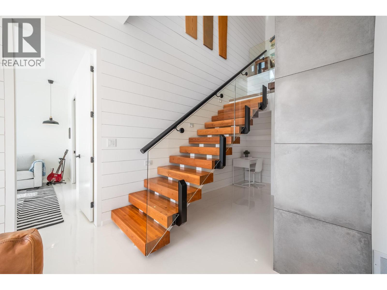 2559 Crown Crest Drive
