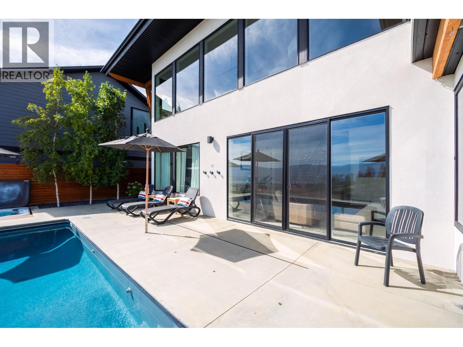 2559 Crown Crest Drive
