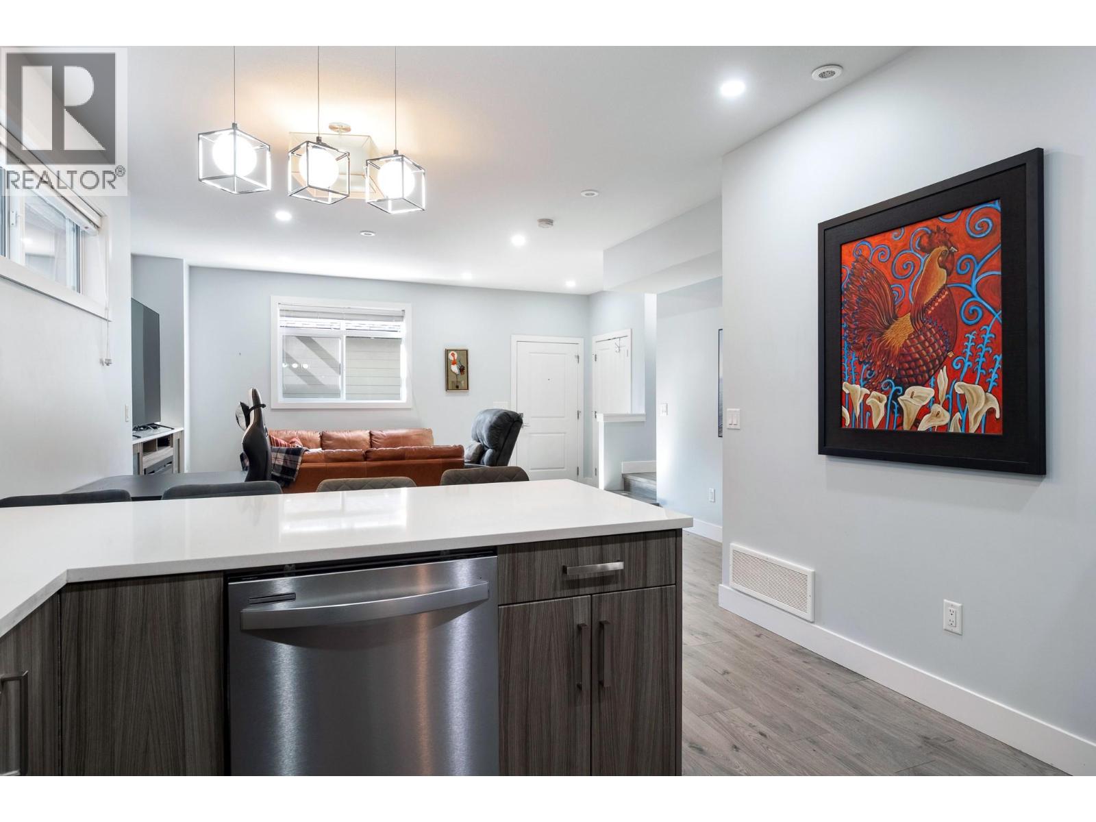 825 Cadder Avenue Unit# 4