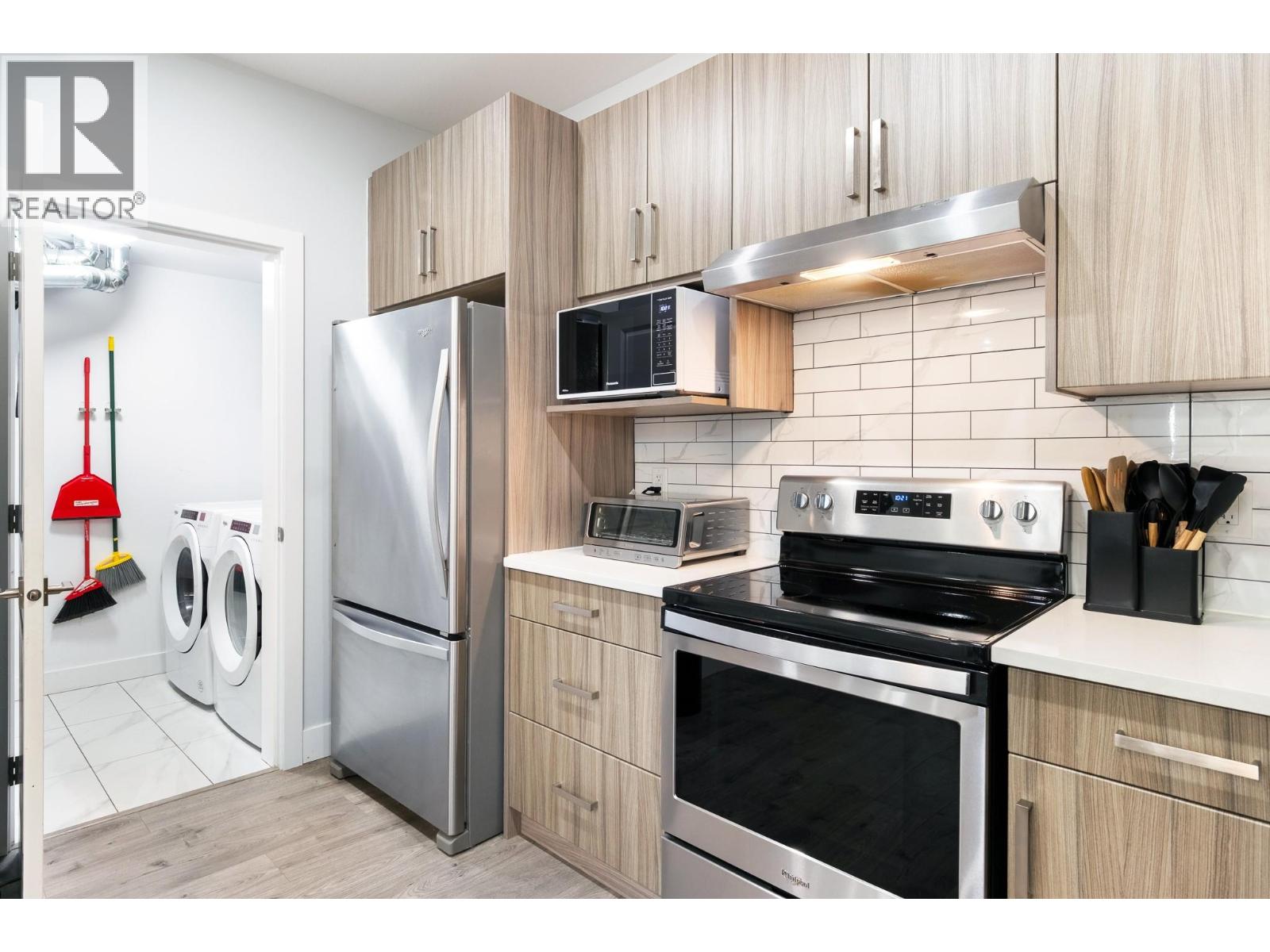 825 Cadder Avenue Unit# 4