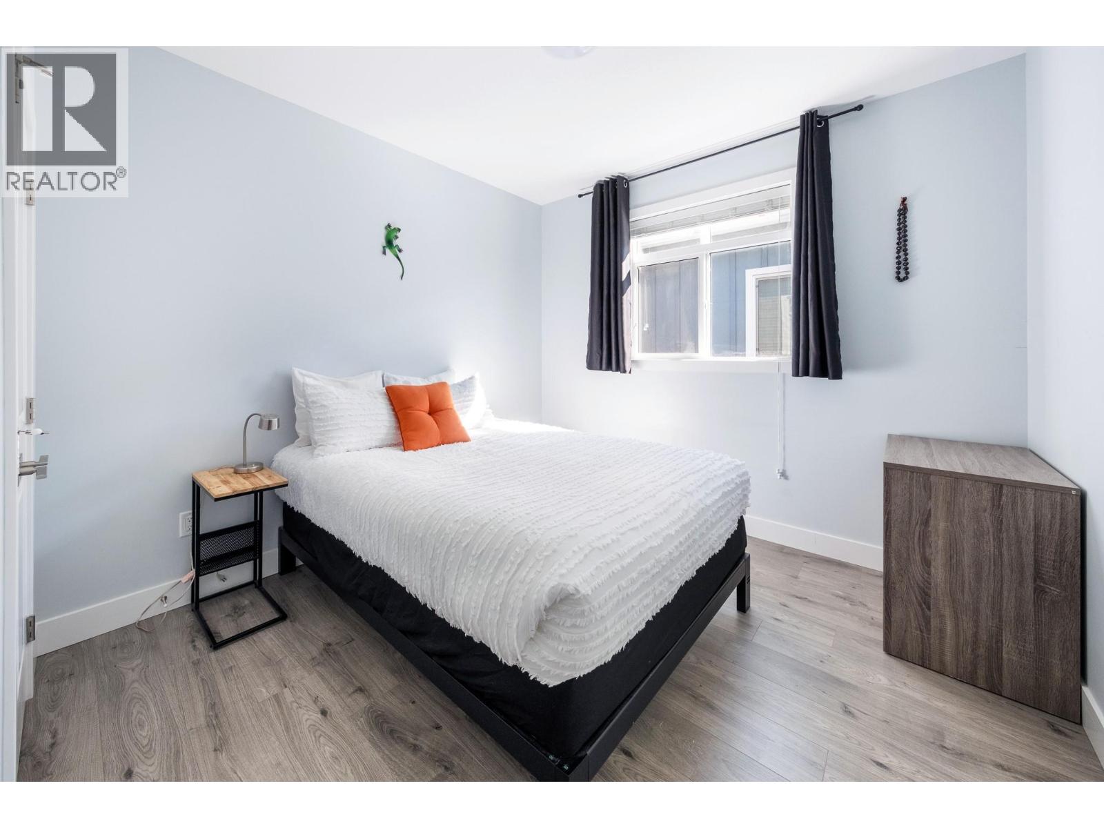 825 Cadder Avenue Unit# 4