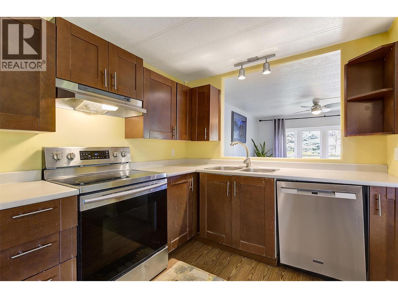 2001 97 Highway S Unit# 14