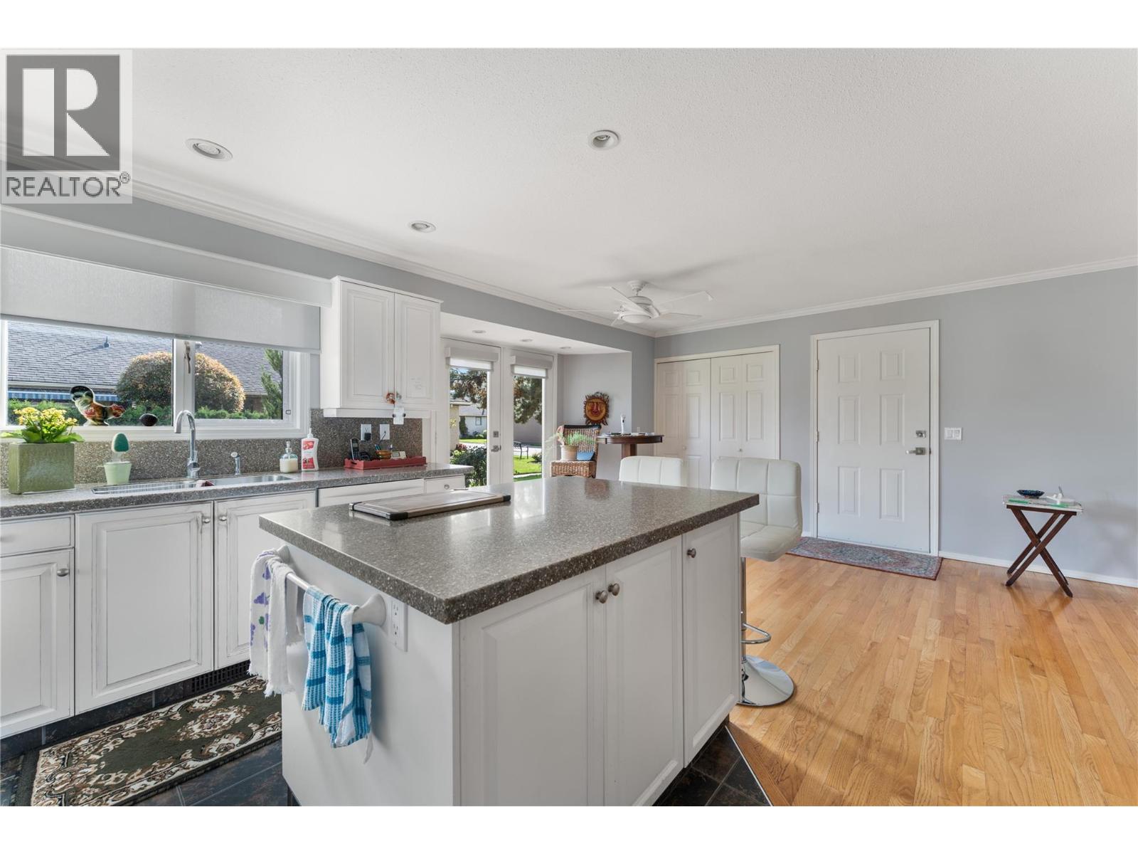 950 Lanfranco Road Unit# 77