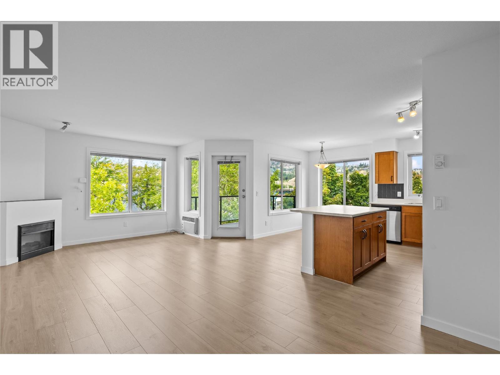 135 Ziprick Road Unit# 302