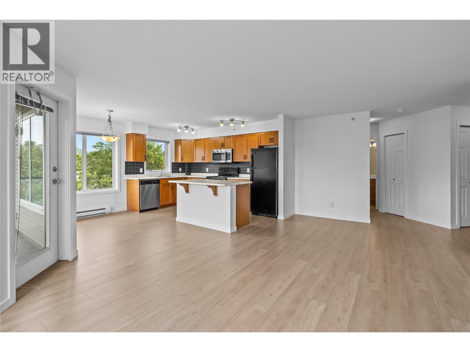 135 Ziprick Road Unit# 302