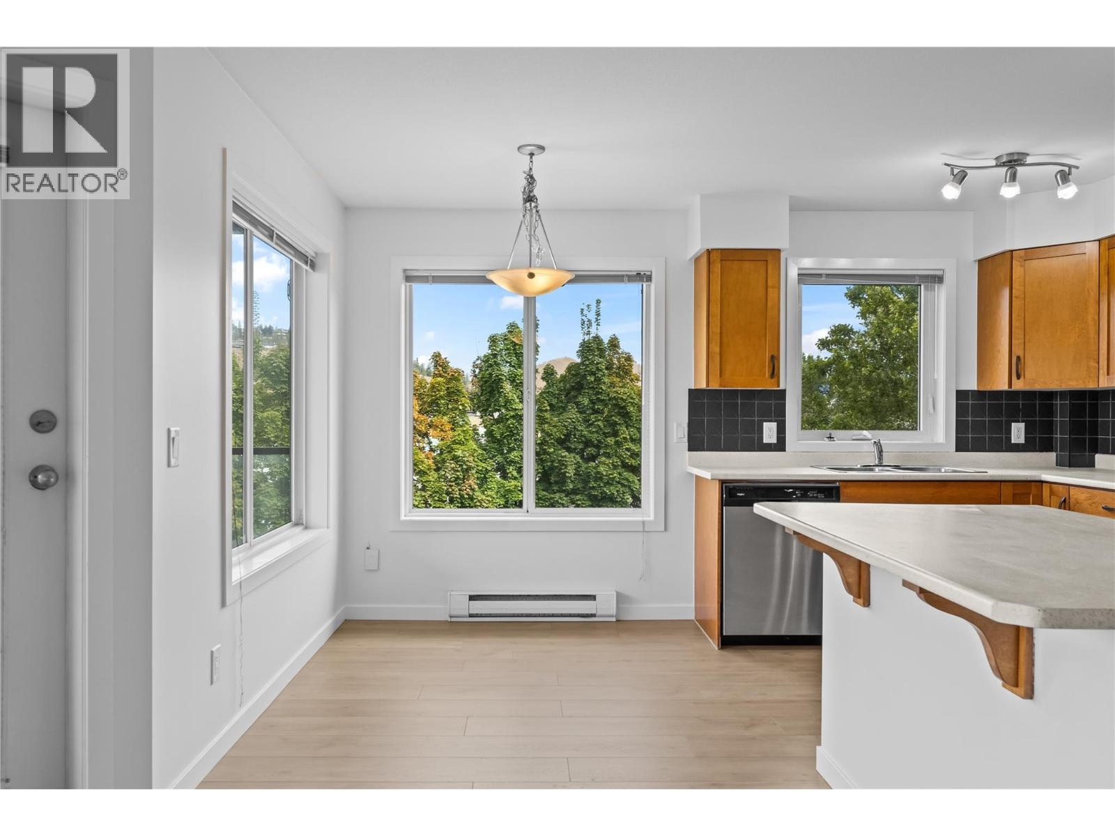135 Ziprick Road Unit# 302