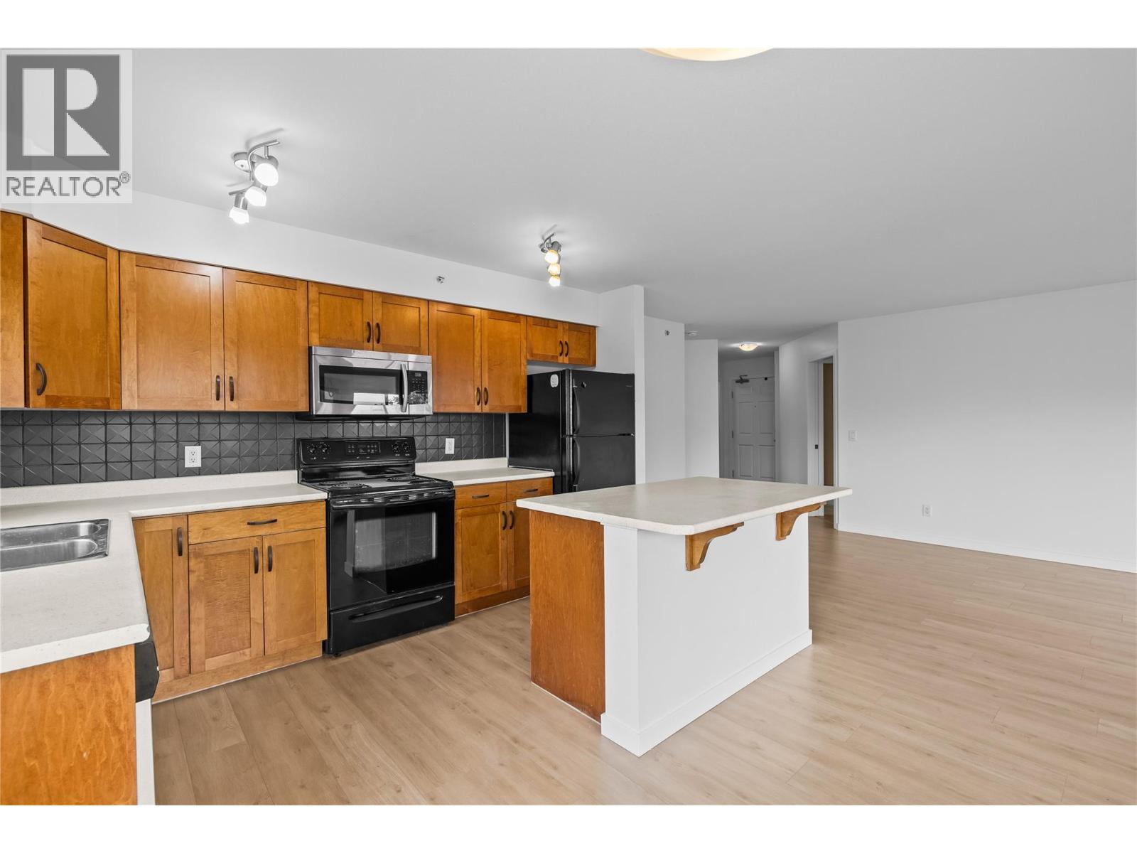 135 Ziprick Road Unit# 302
