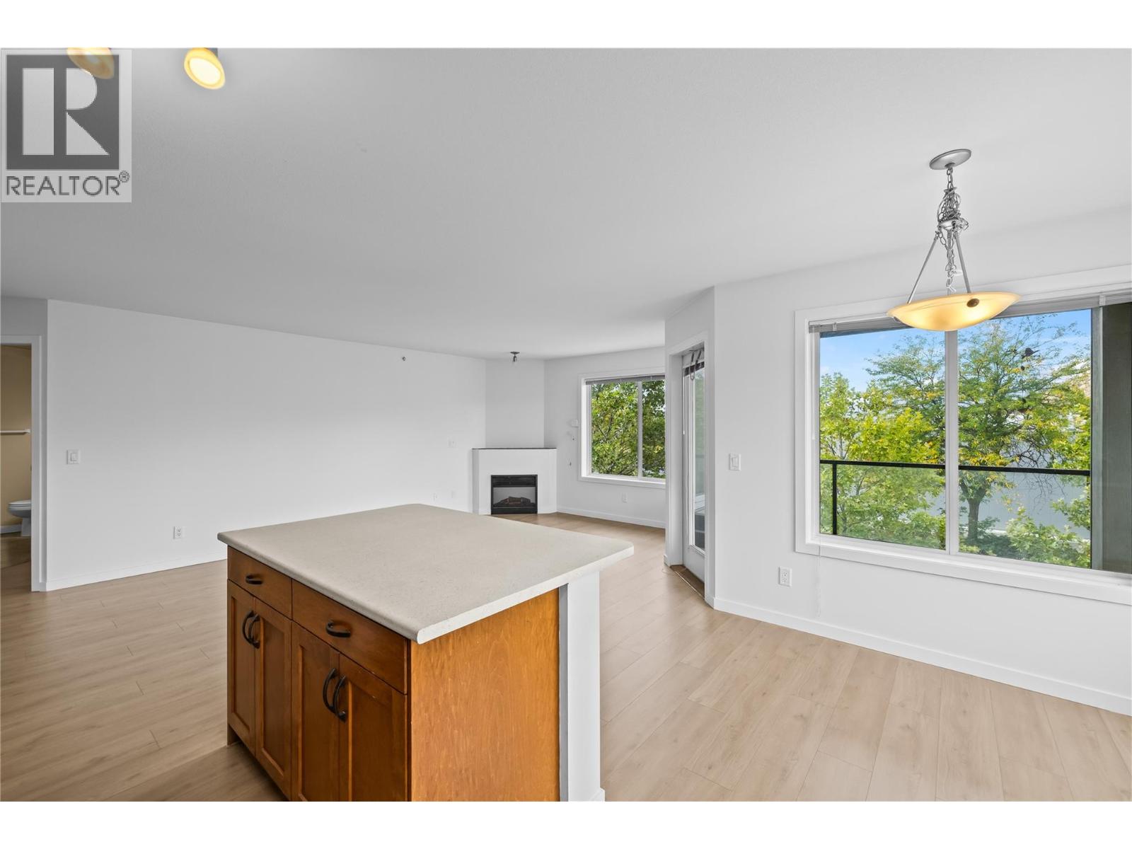 135 Ziprick Road Unit# 302