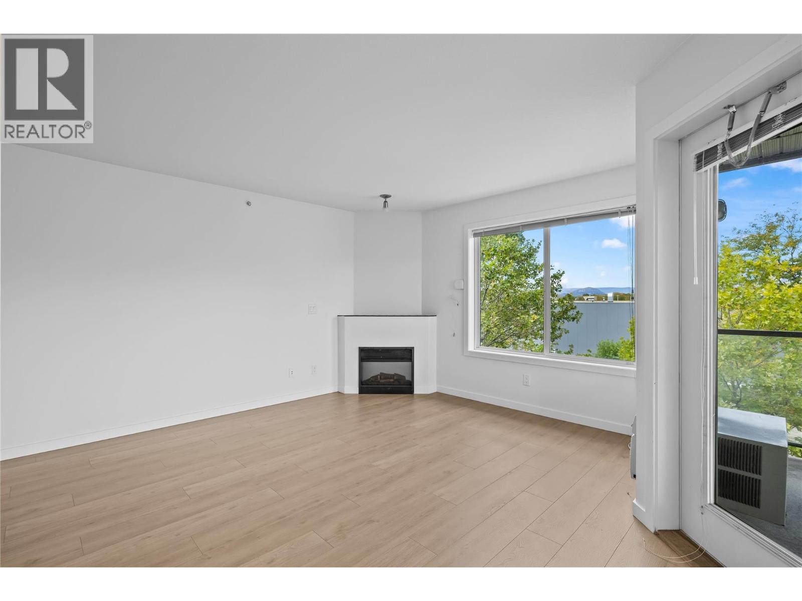 135 Ziprick Road Unit# 302