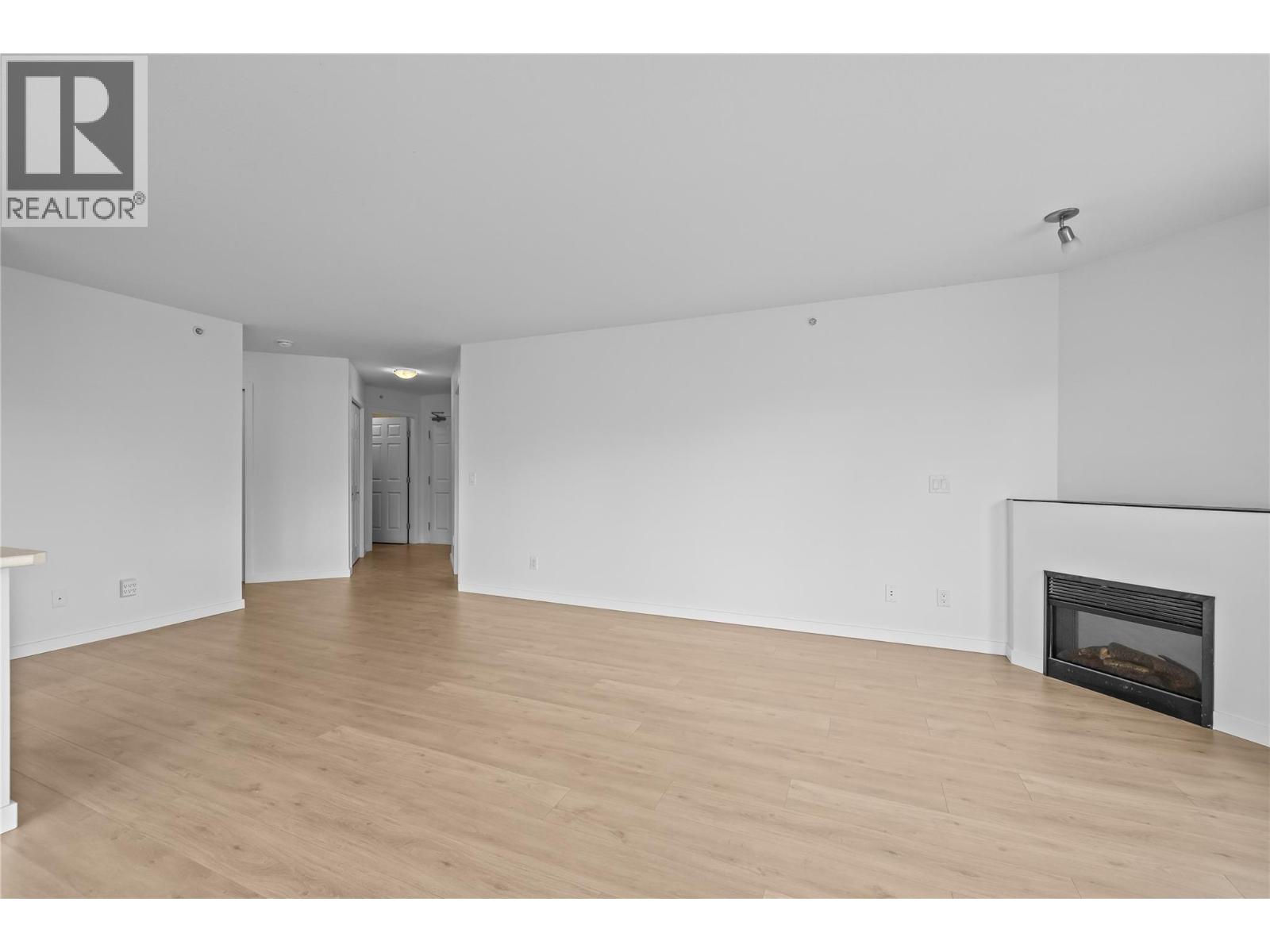 135 Ziprick Road Unit# 302