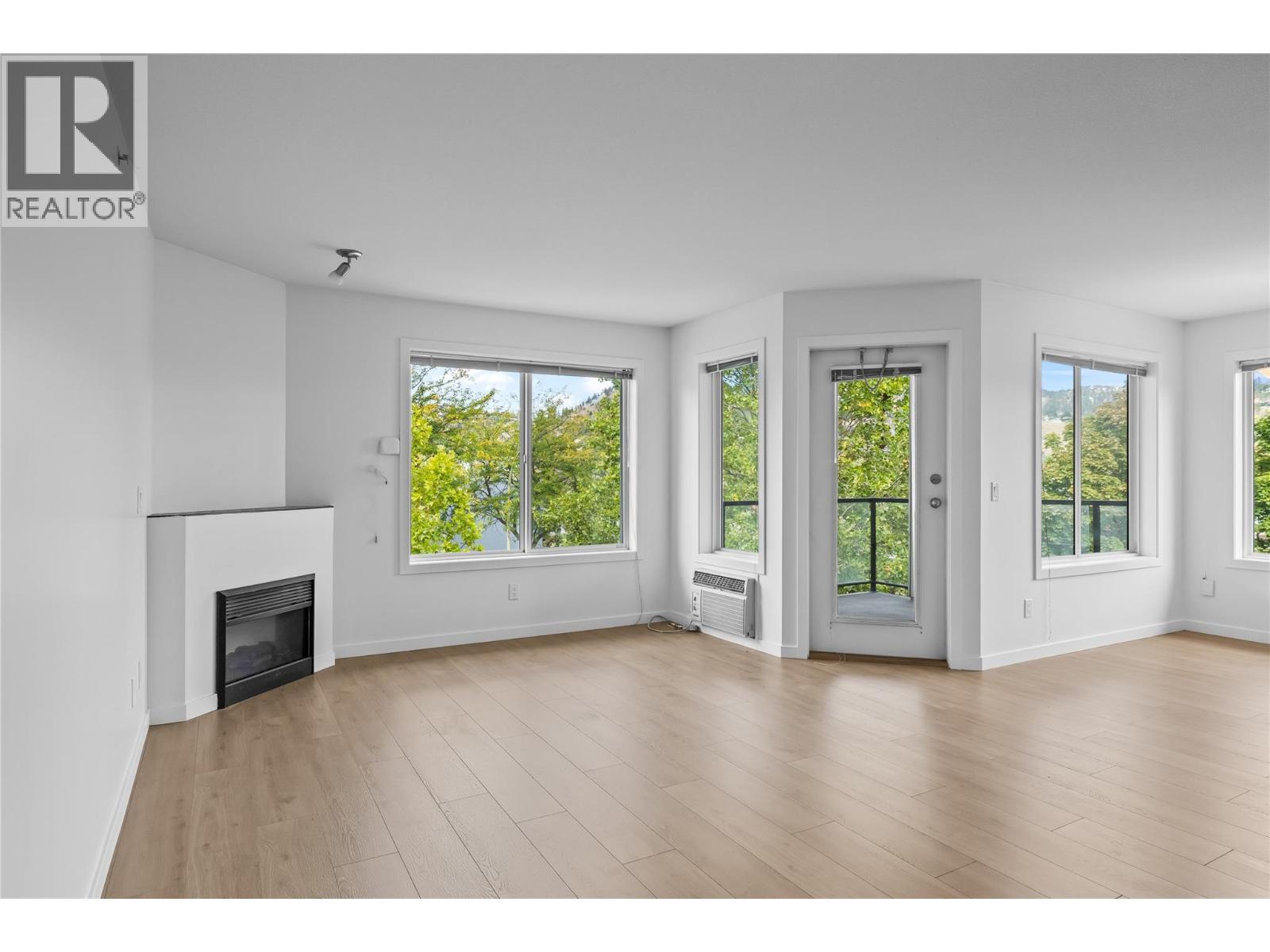 135 Ziprick Road Unit# 302