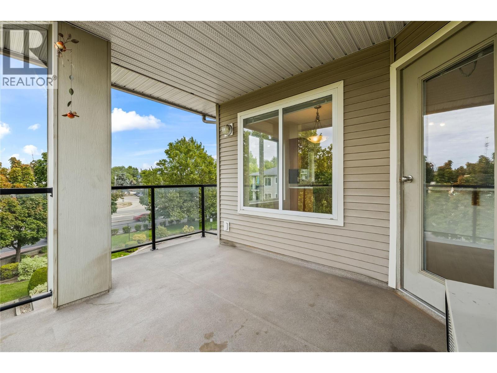 135 Ziprick Road Unit# 302