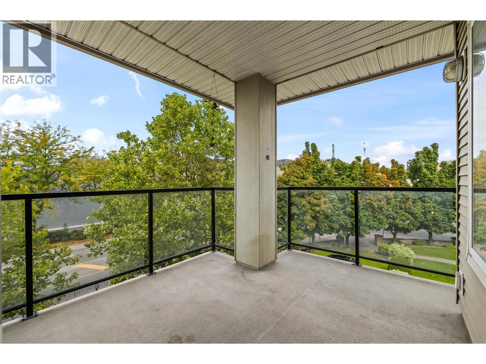 135 Ziprick Road Unit# 302