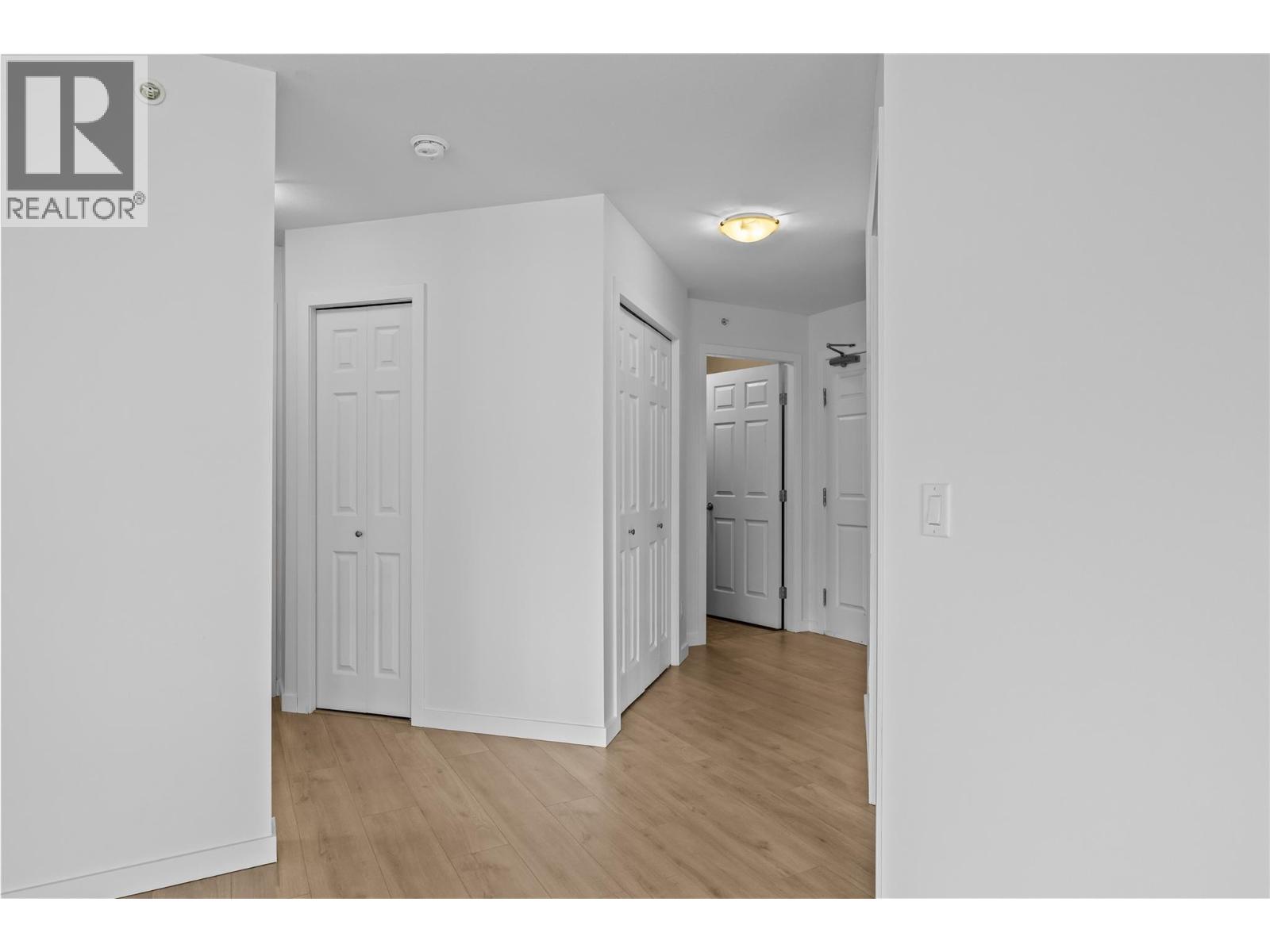 135 Ziprick Road Unit# 302