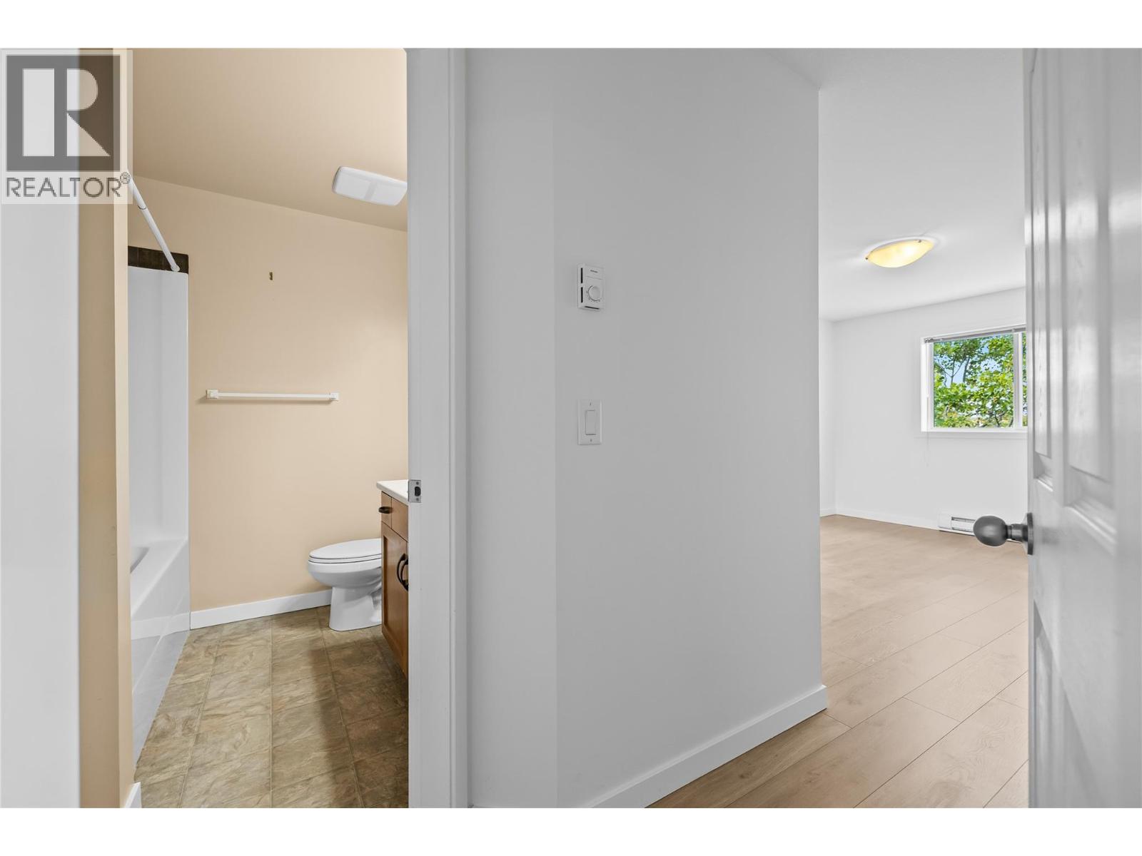 135 Ziprick Road Unit# 302