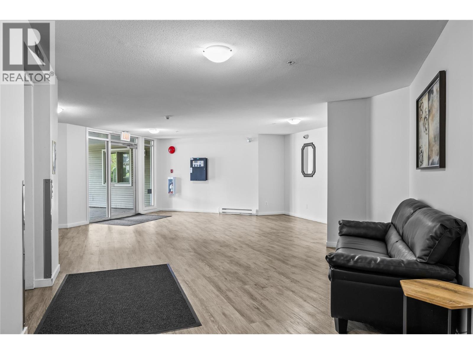 135 Ziprick Road Unit# 302
