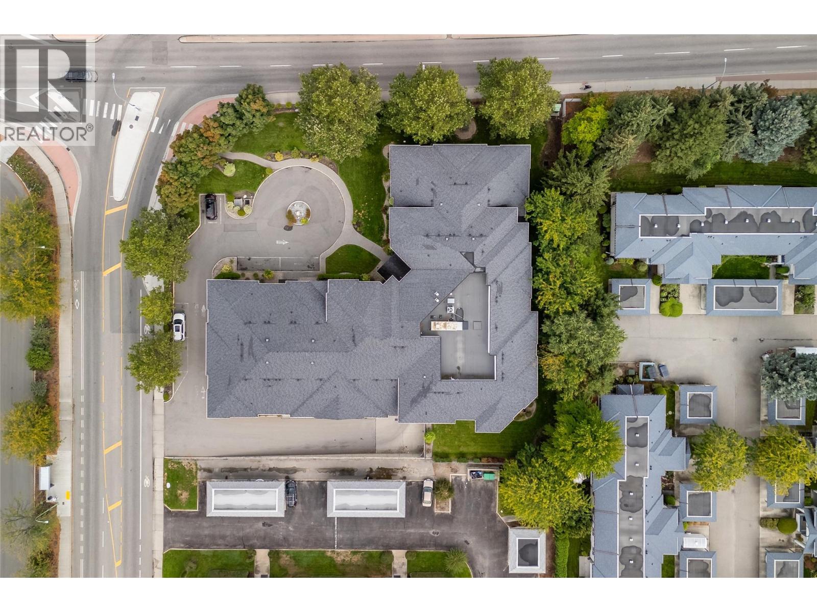 135 Ziprick Road Unit# 302