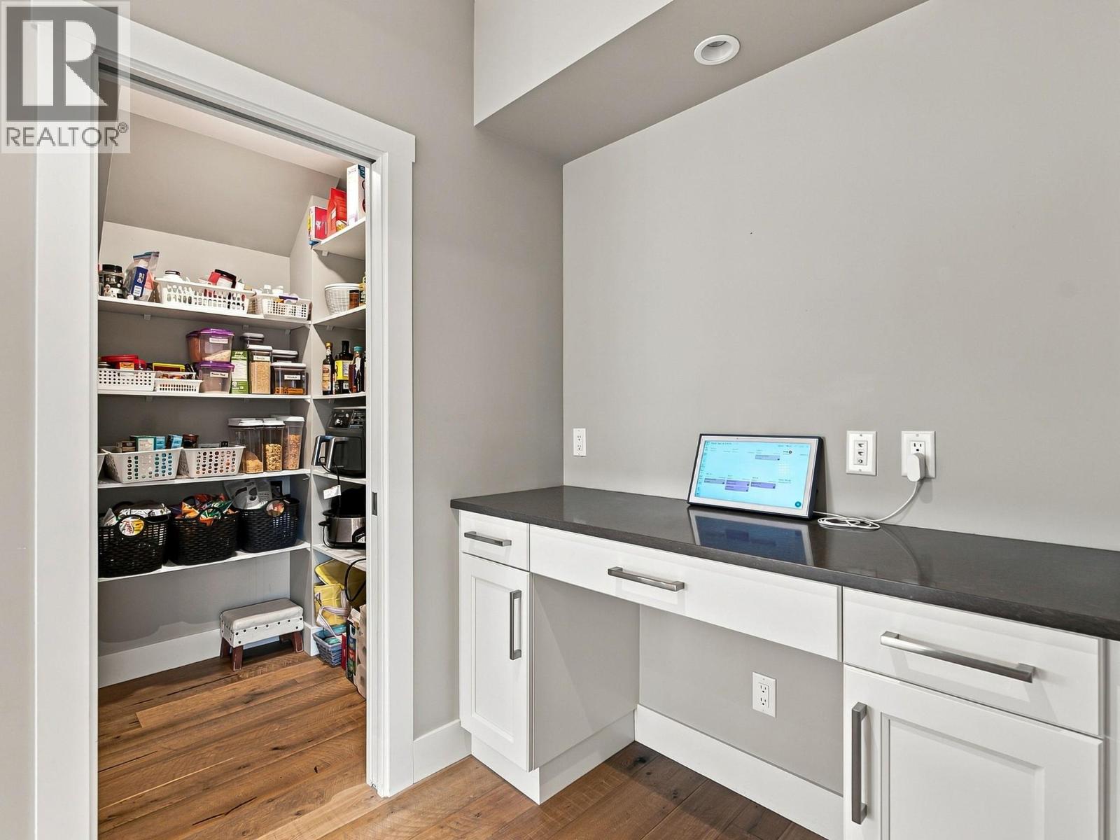 5590 Trestle Ridge Court
