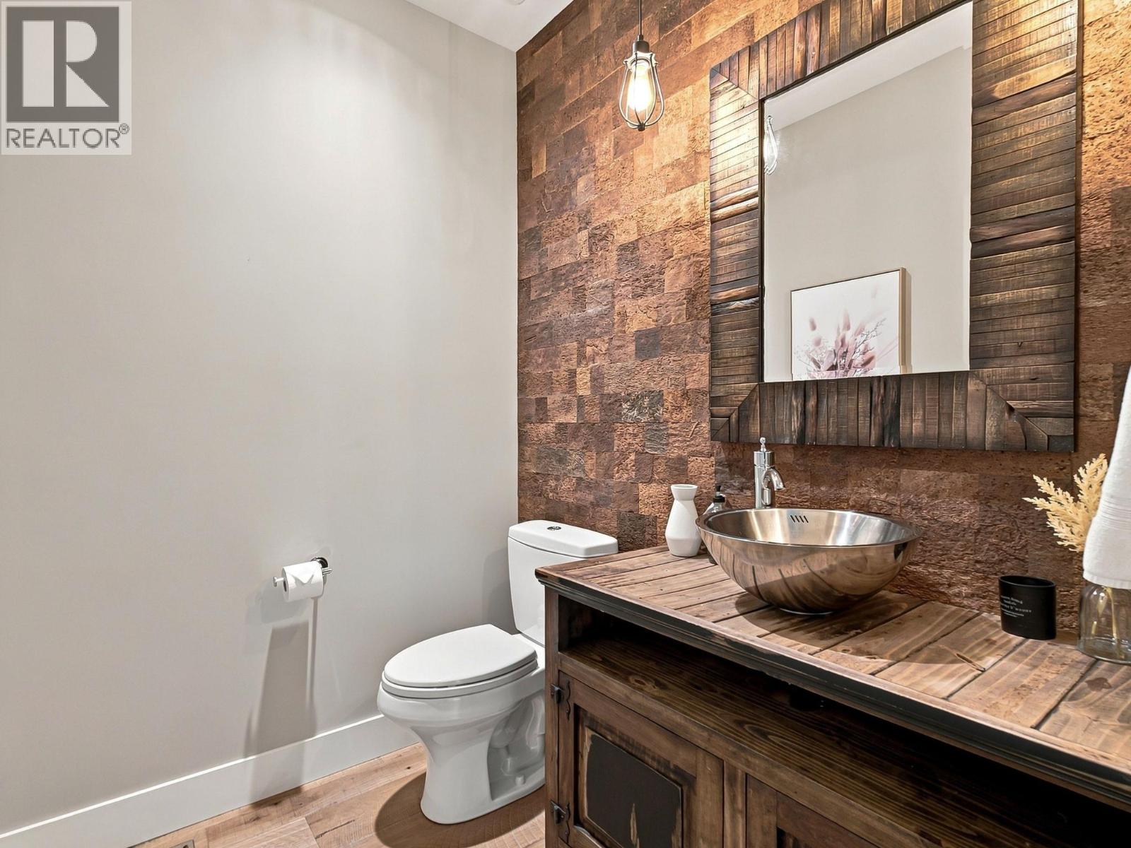 5590 Trestle Ridge Court