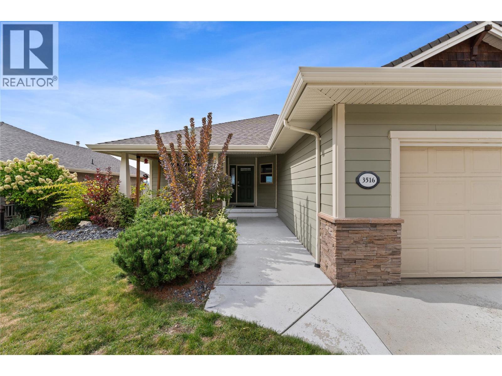 3516 Camelback Drive