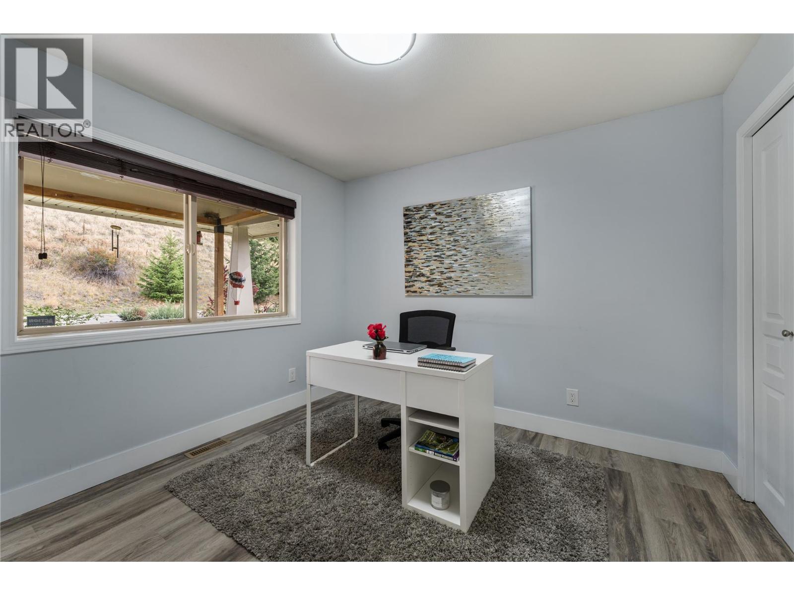 3516 Camelback Drive