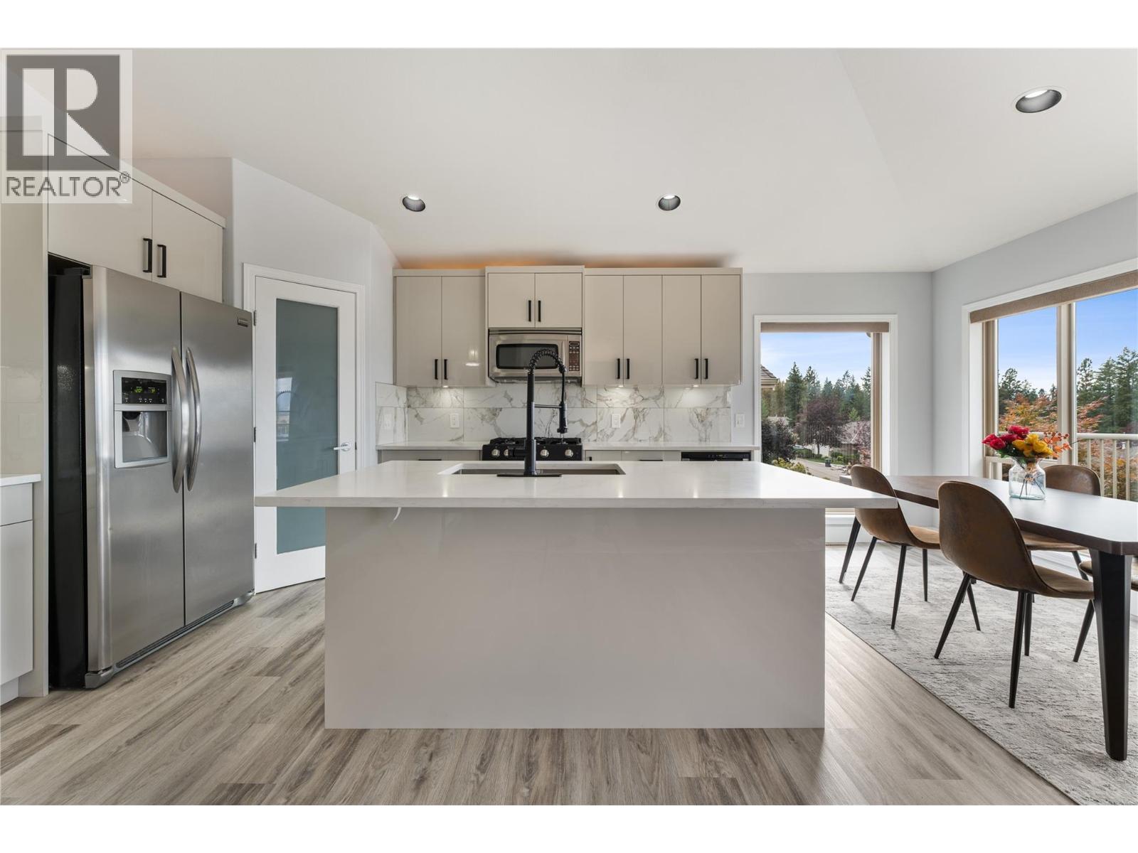 3516 Camelback Drive