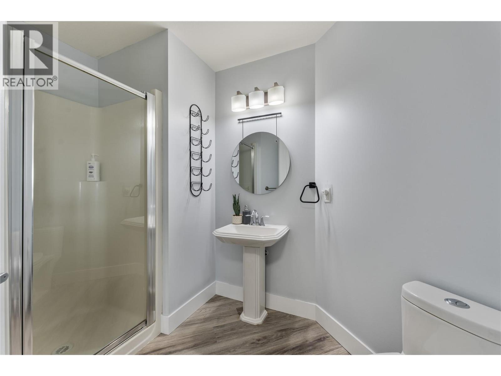 3516 Camelback Drive