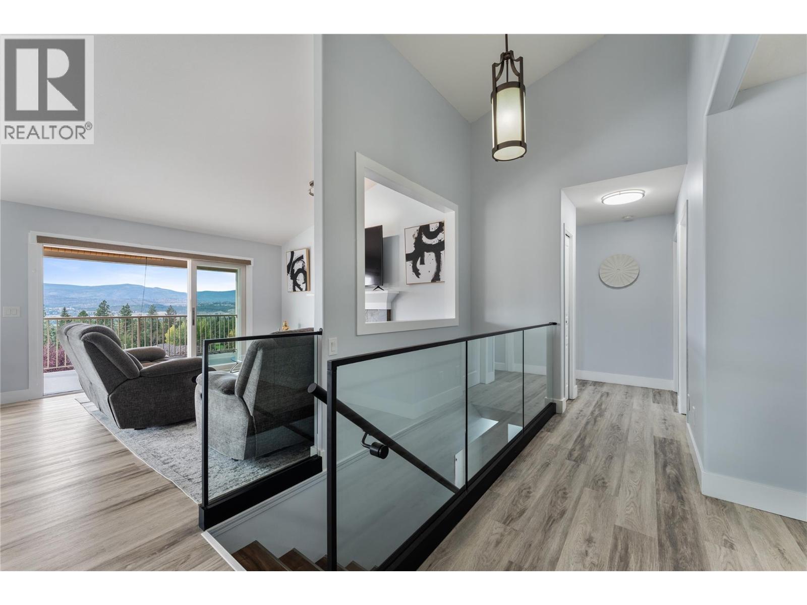 3516 Camelback Drive
