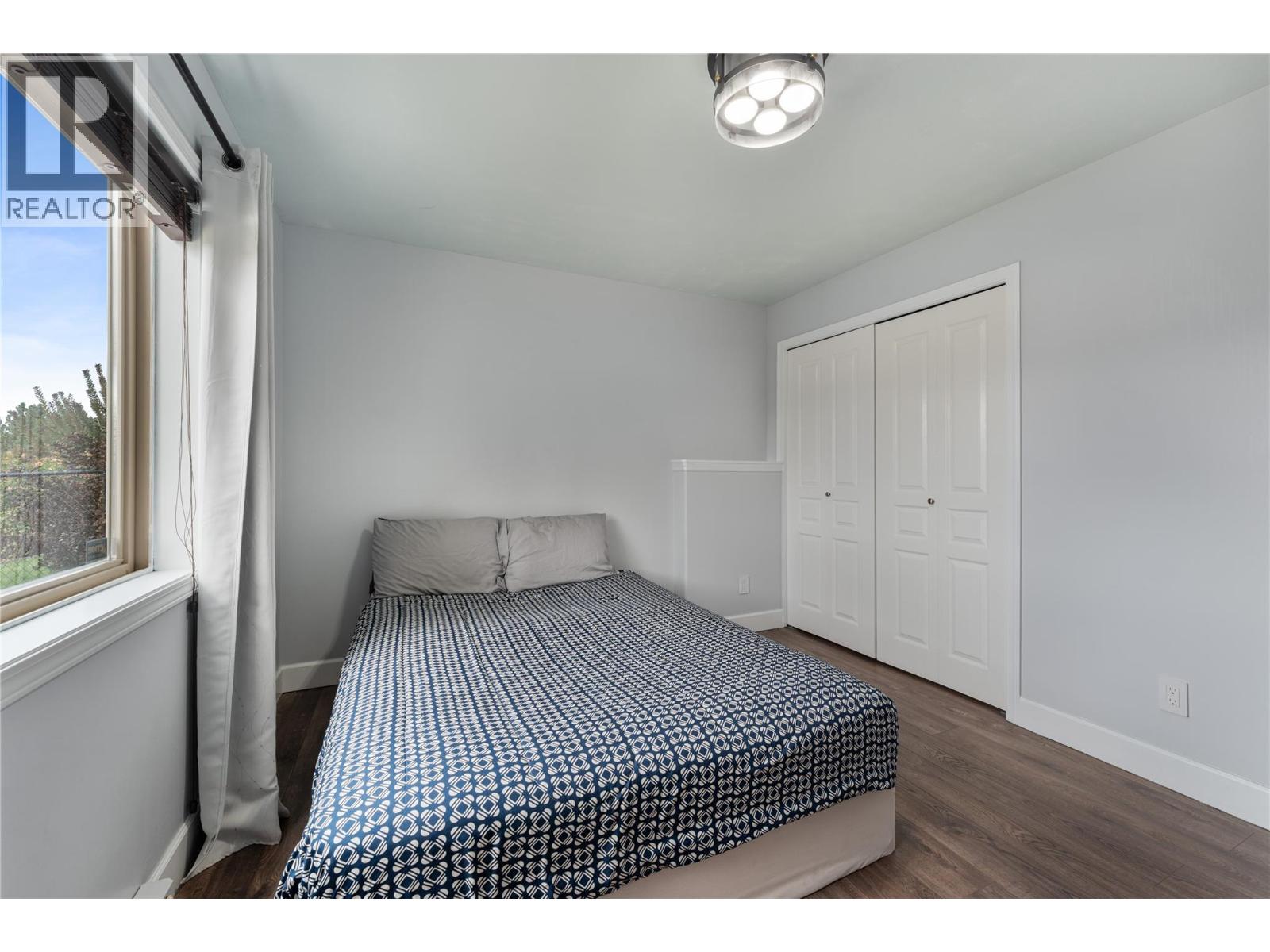 3516 Camelback Drive