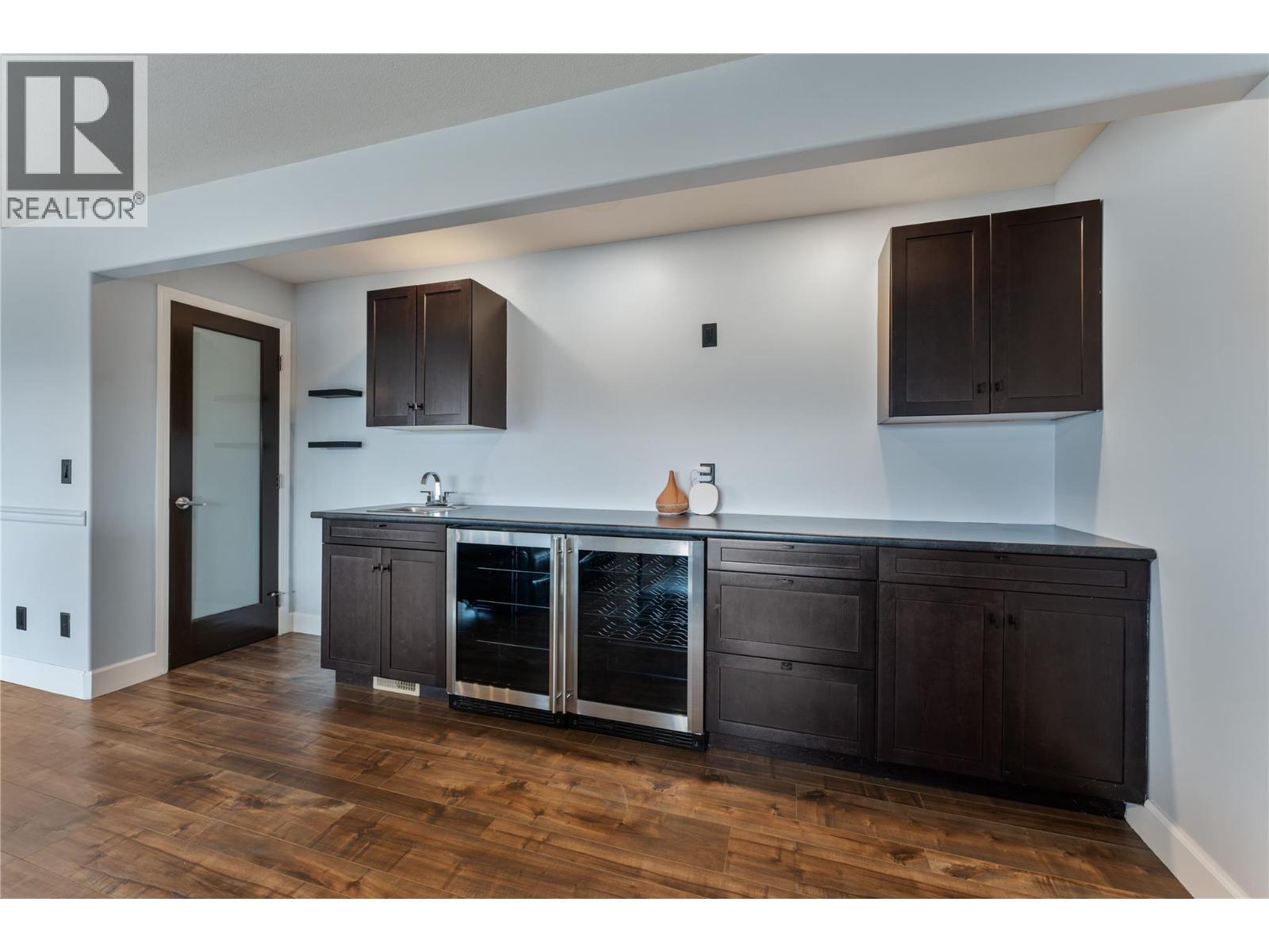 3516 Camelback Drive