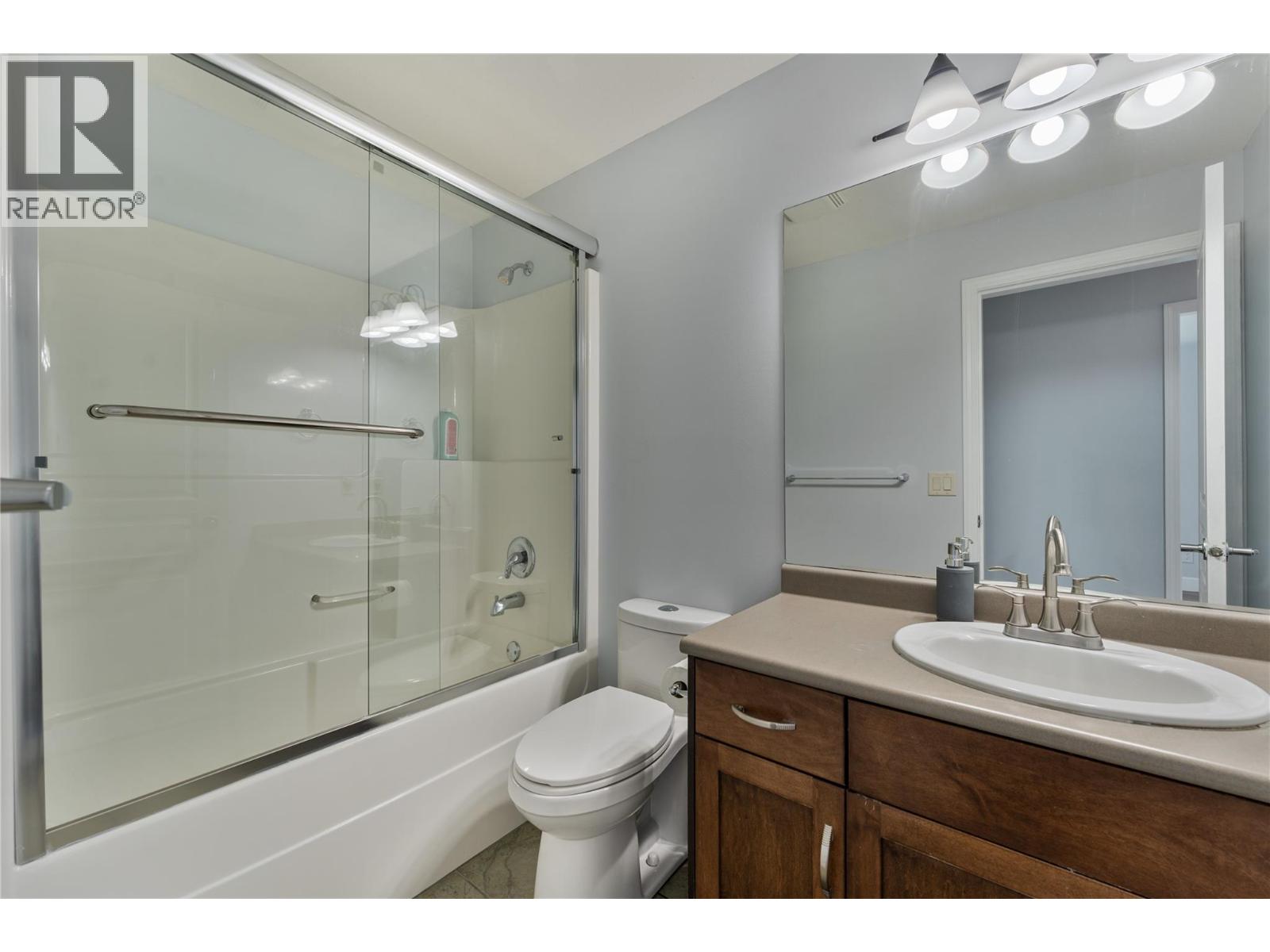 3516 Camelback Drive