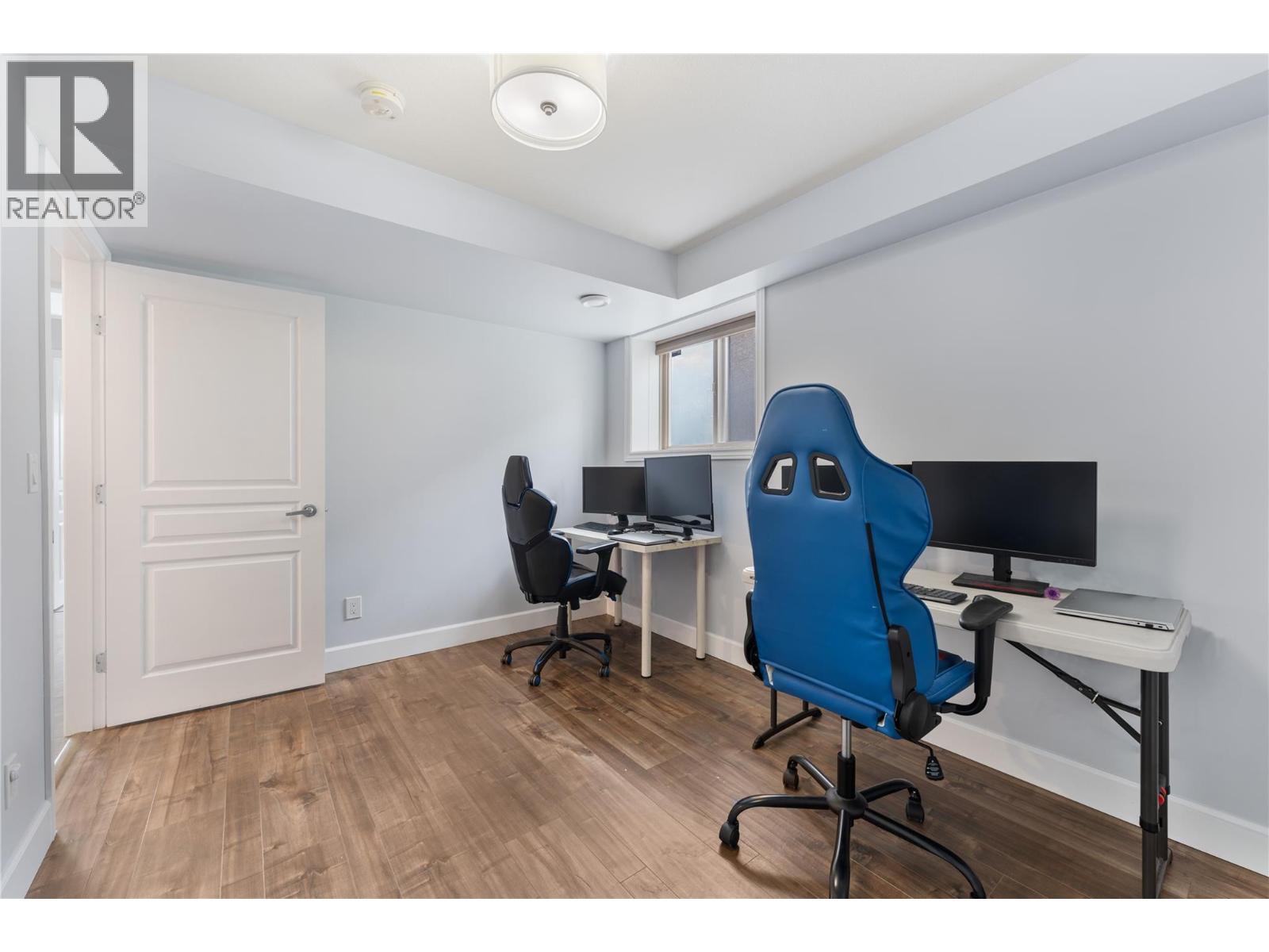 3516 Camelback Drive